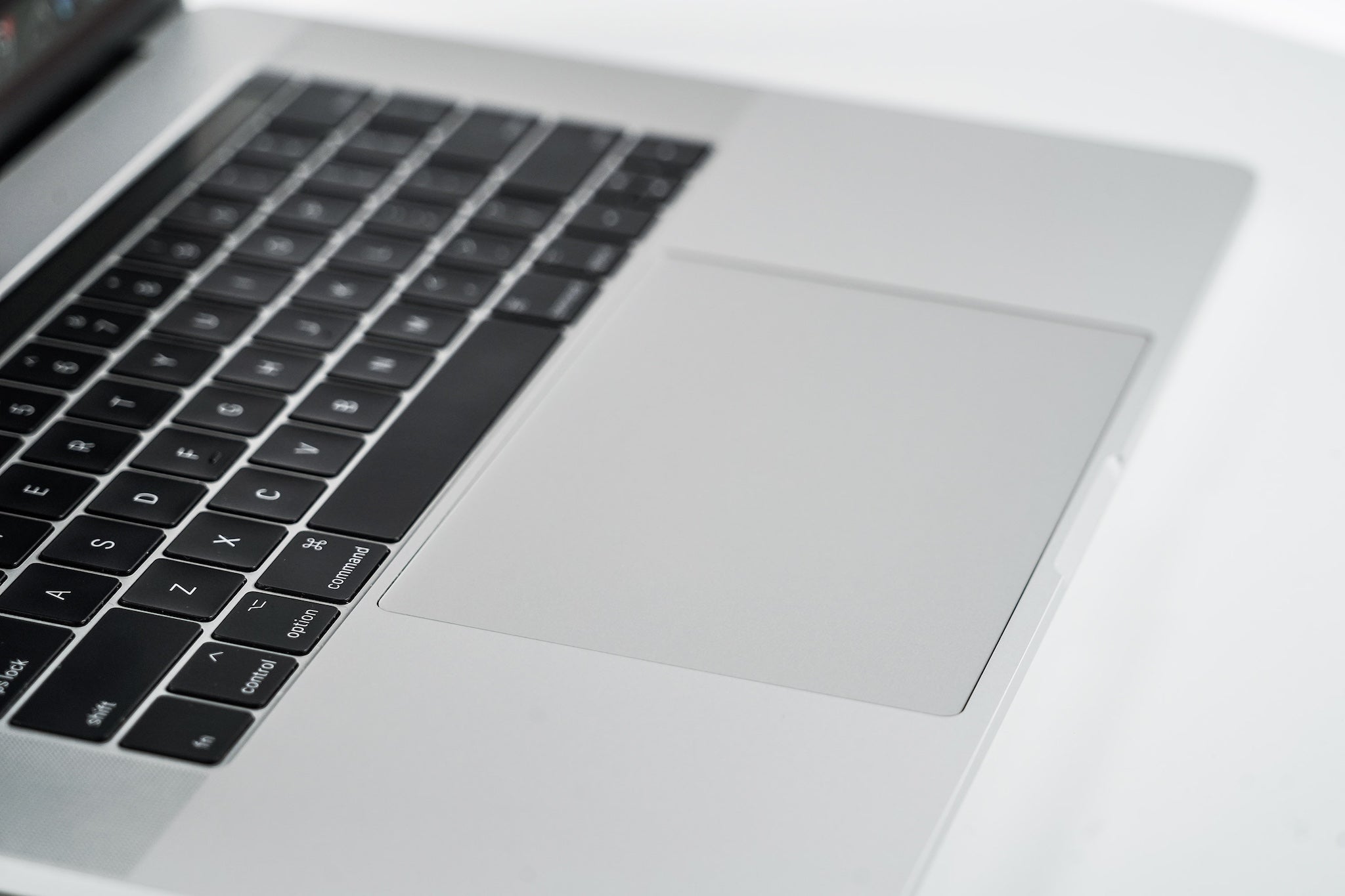 2019 MacBook Pro 15-inch i9 – 32GB RAM 512GB SSD 560X GPU