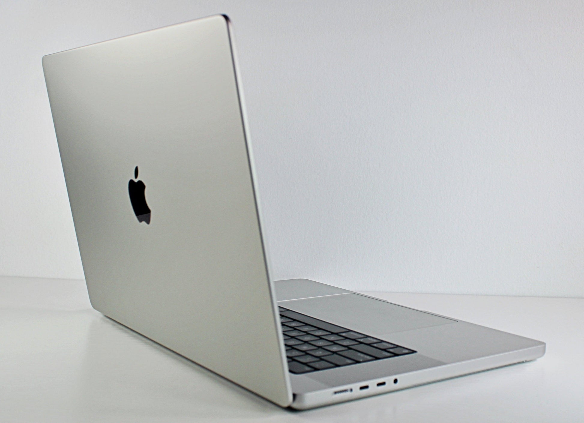 2021 Apple MacBook Pro 16-inch M1 Silver | Techable