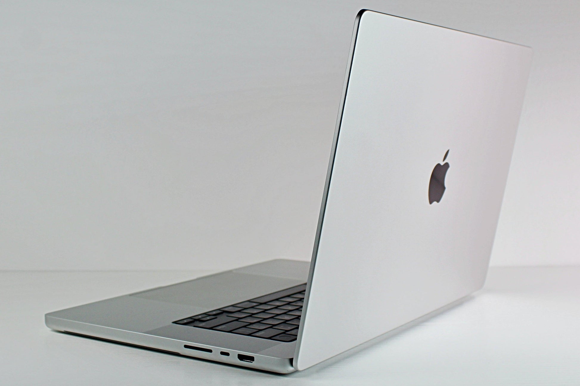 2021 Apple MacBook Pro 16-inch M1 Silver | Techable