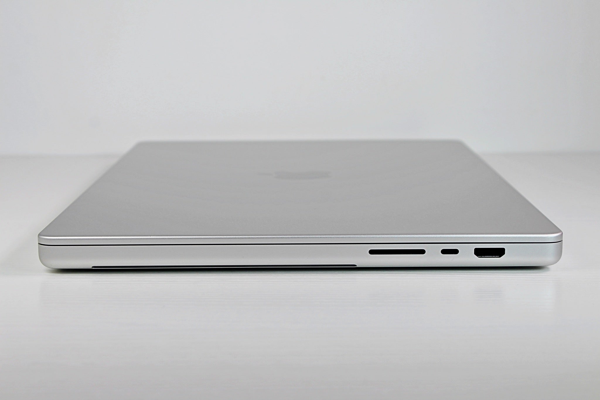 Q*Q様 MacBook Air シルバー m1 8c 8gpu 16MB 51 Apple MacBook Air 13-in M1 8-core GPU 16GB 512GB Space Gray (CTO
