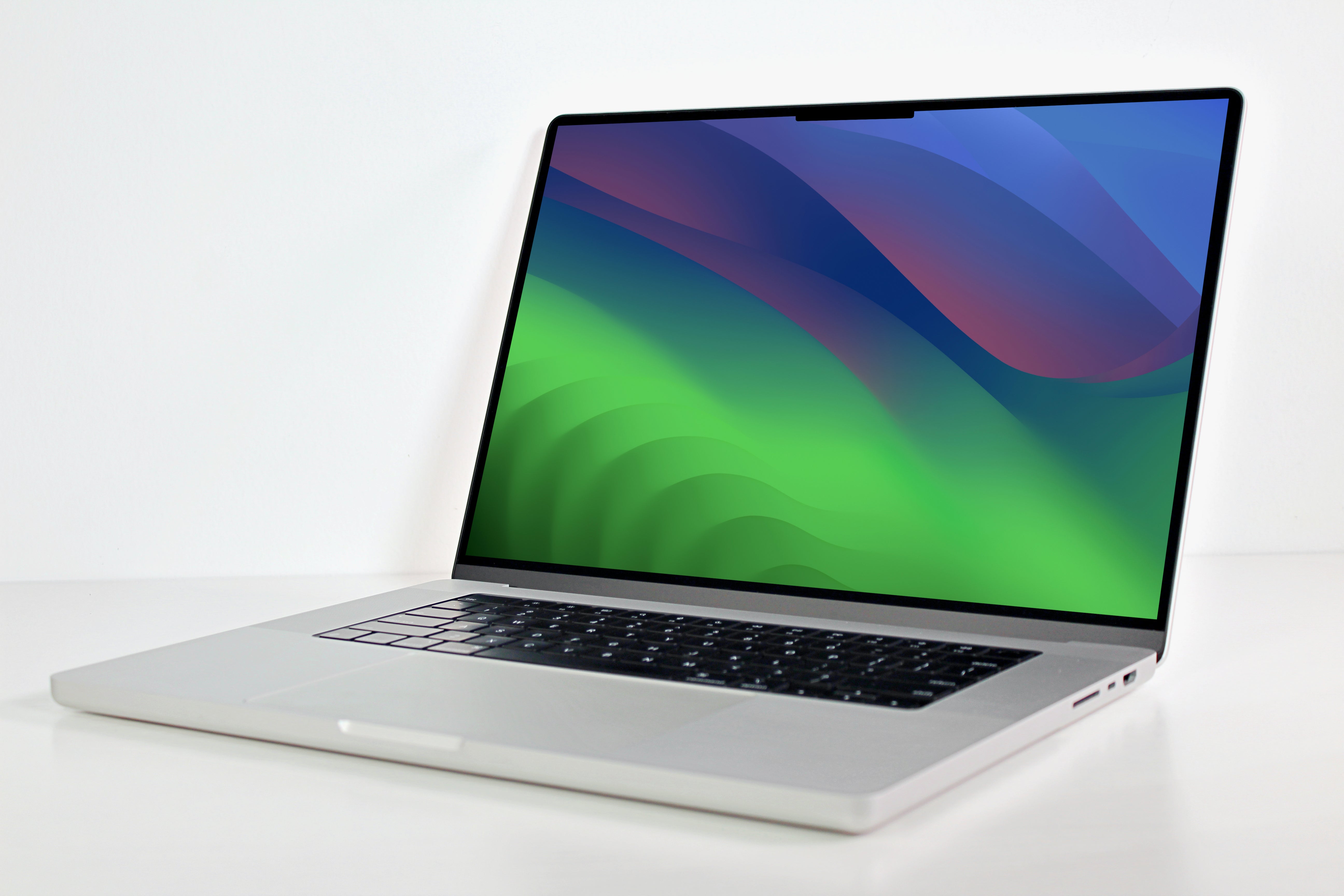 Apple MacBook Pro (2021) 16-inch M1 Max 32-Core GPU - 64 GB RAM Up to 8TB  SSD Silver (Configurable)