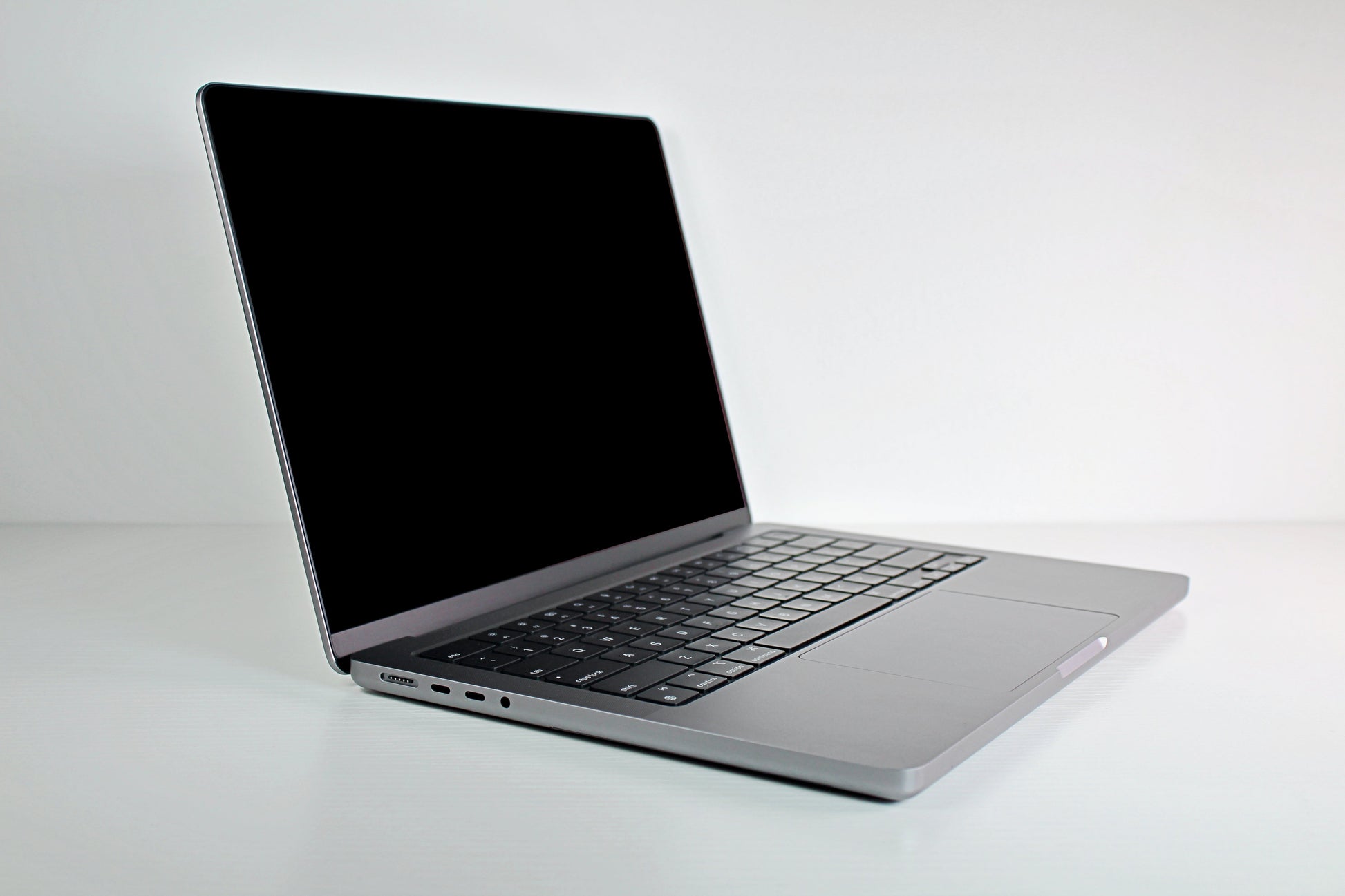 Apple MacBook Pro (2021) 14-inch M1 Max 32-Core GPU 64GB RAM 4TB SSD - AppleCare+ 11/2024 - Techable