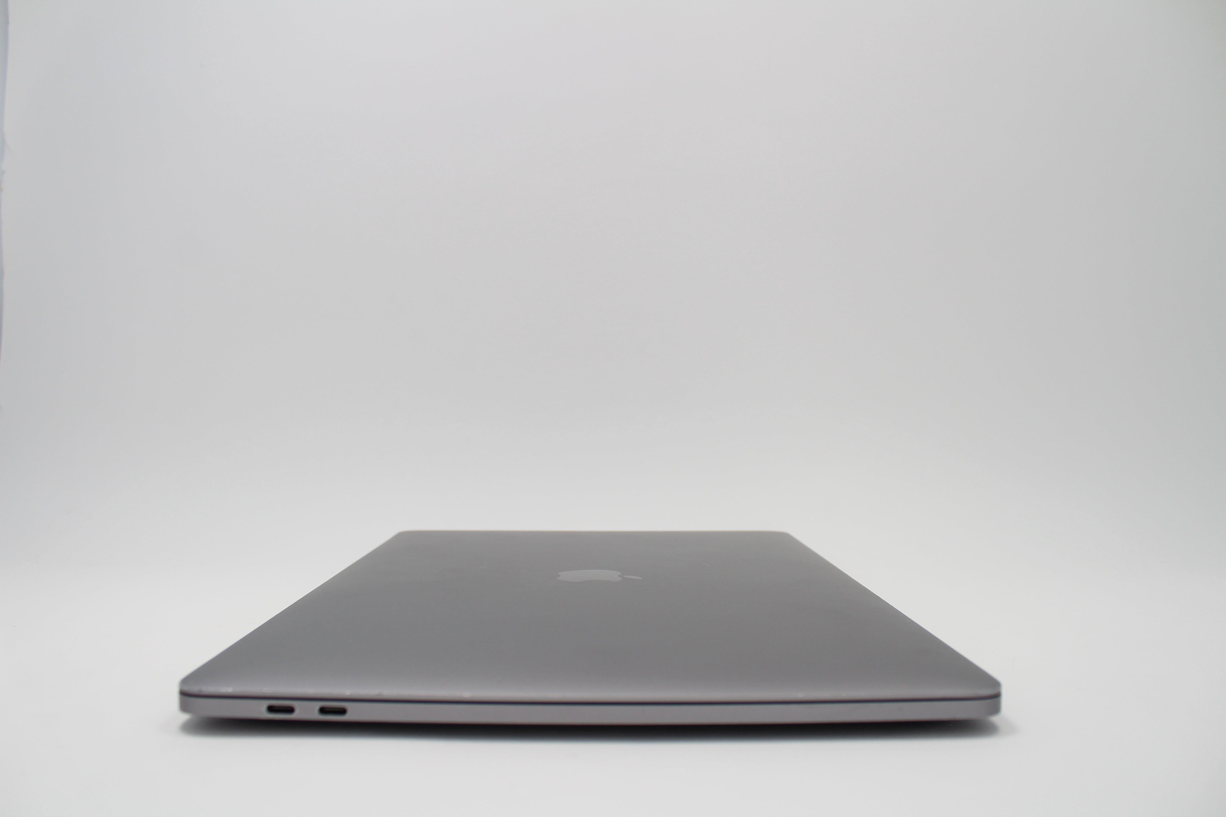 2016 MacBook Pro 15-inch i7 – 16GB RAM 512B SSD Space Gray