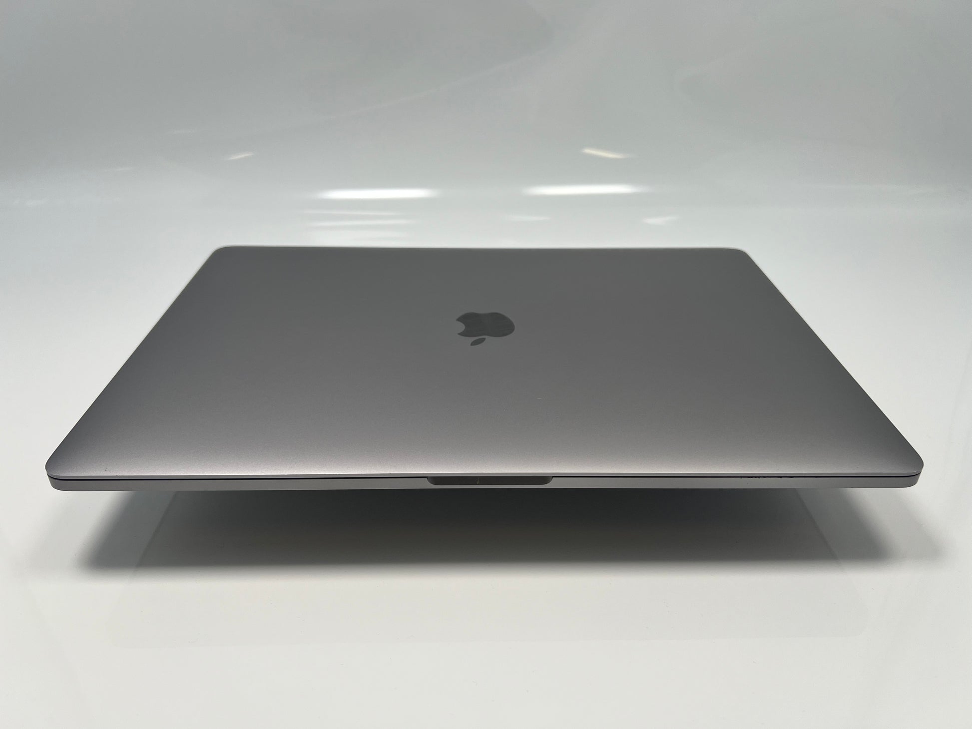 Apple MacBook Pro 15-Inch (2016) 2.7GHz 16GB RAM 512GB SSD - Space Gre Apple MacBook Pro 15-Inch (2016) 2.7GHz 16GB RAM 512GB SSD - Space Gre