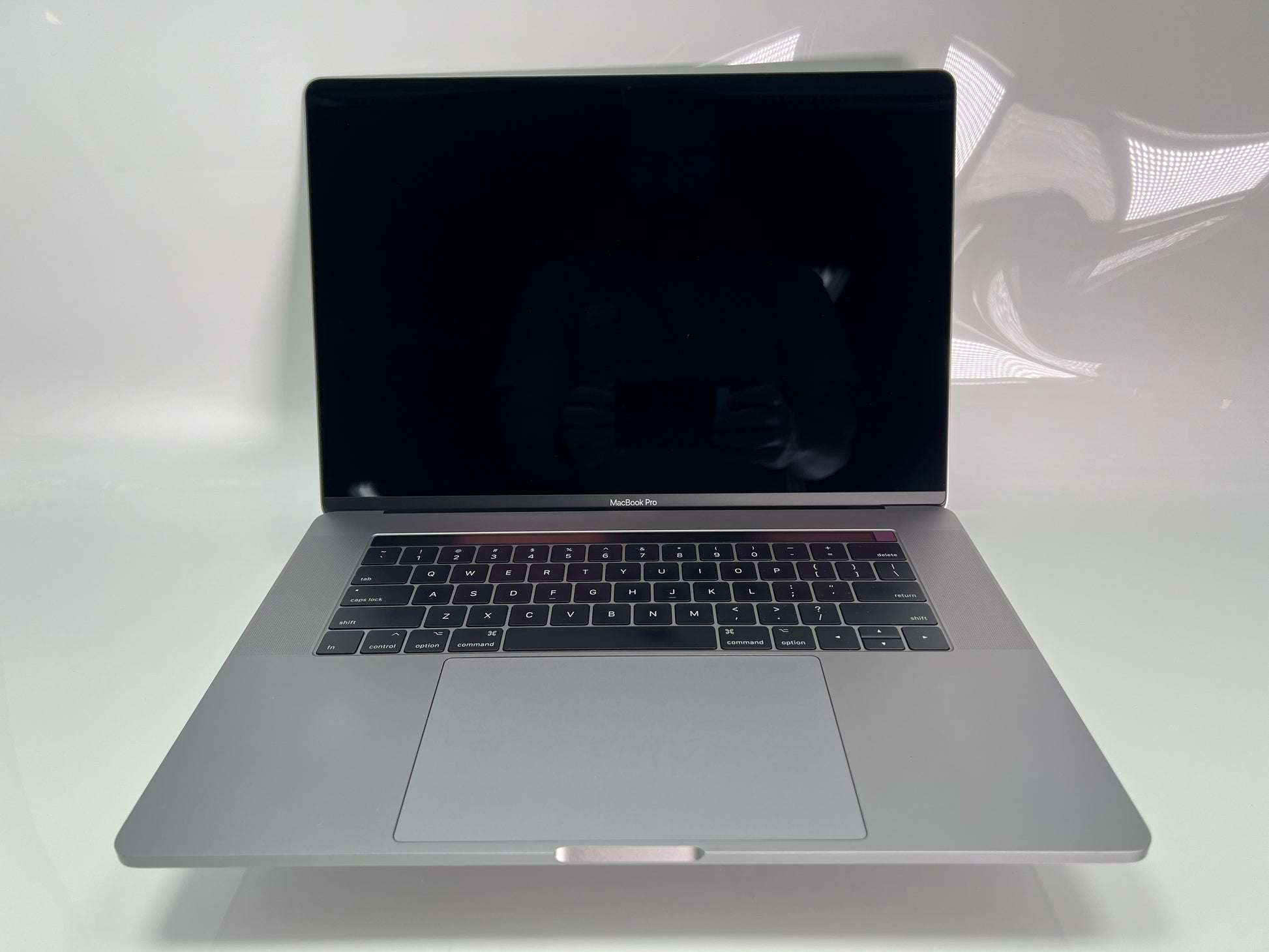 Apple MacBook Pro (2017) 15-inch 2.8GHz 16GB RAM 512GB SSD - Space Grey - Techable