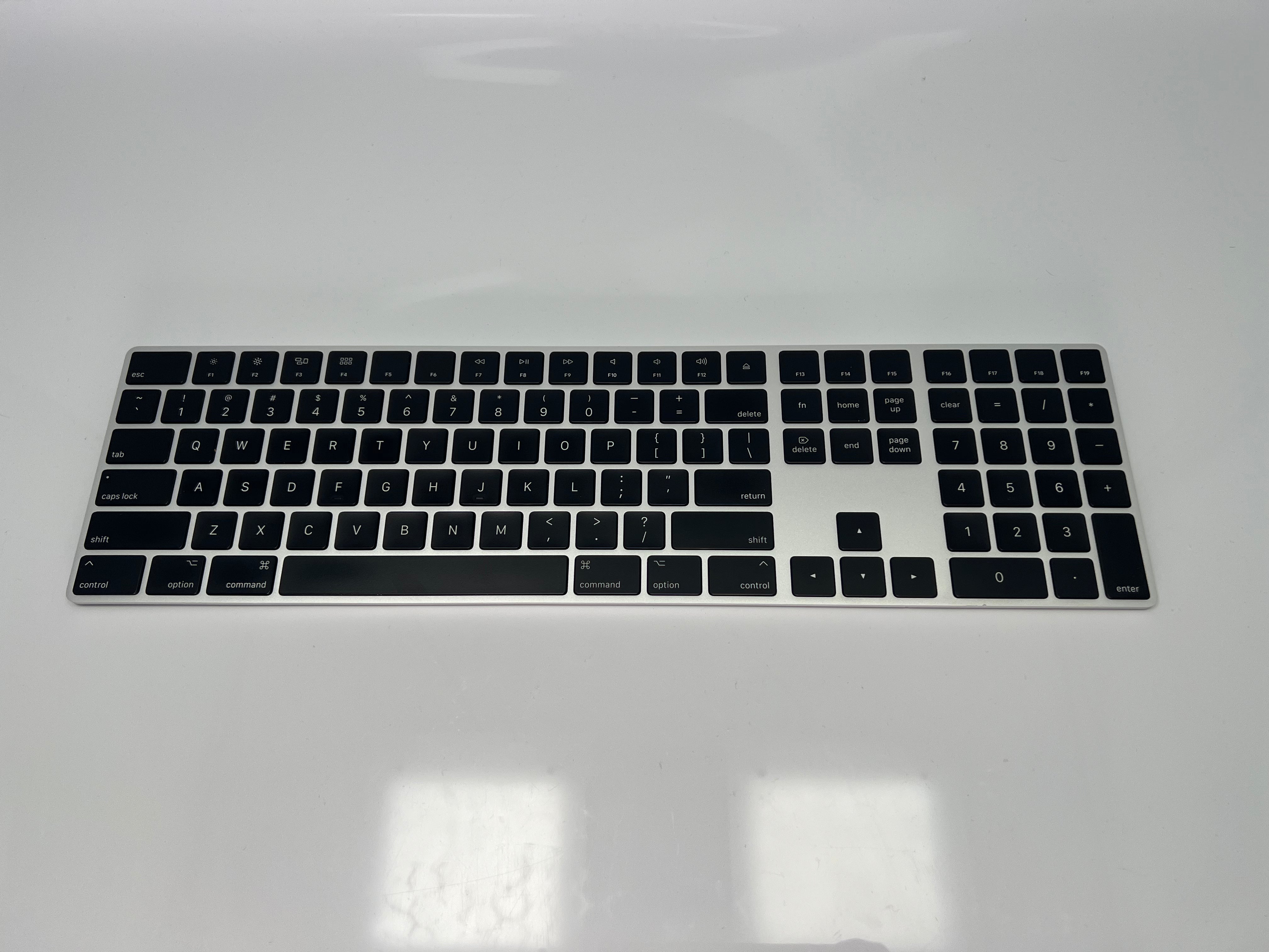 Apple Magic Keyboard スペースグレイ MRMH2LL/A Apple Magic Keyboard スペースグレイ MRMH2LL/A