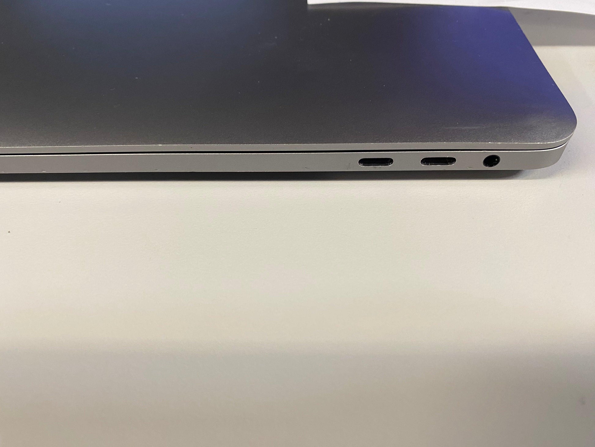 MacBook Pro (2019) 16-Inch - 2.4GHz Core i9 - 5500M - 32GB - 2TB SSD - Space Grey - Techable