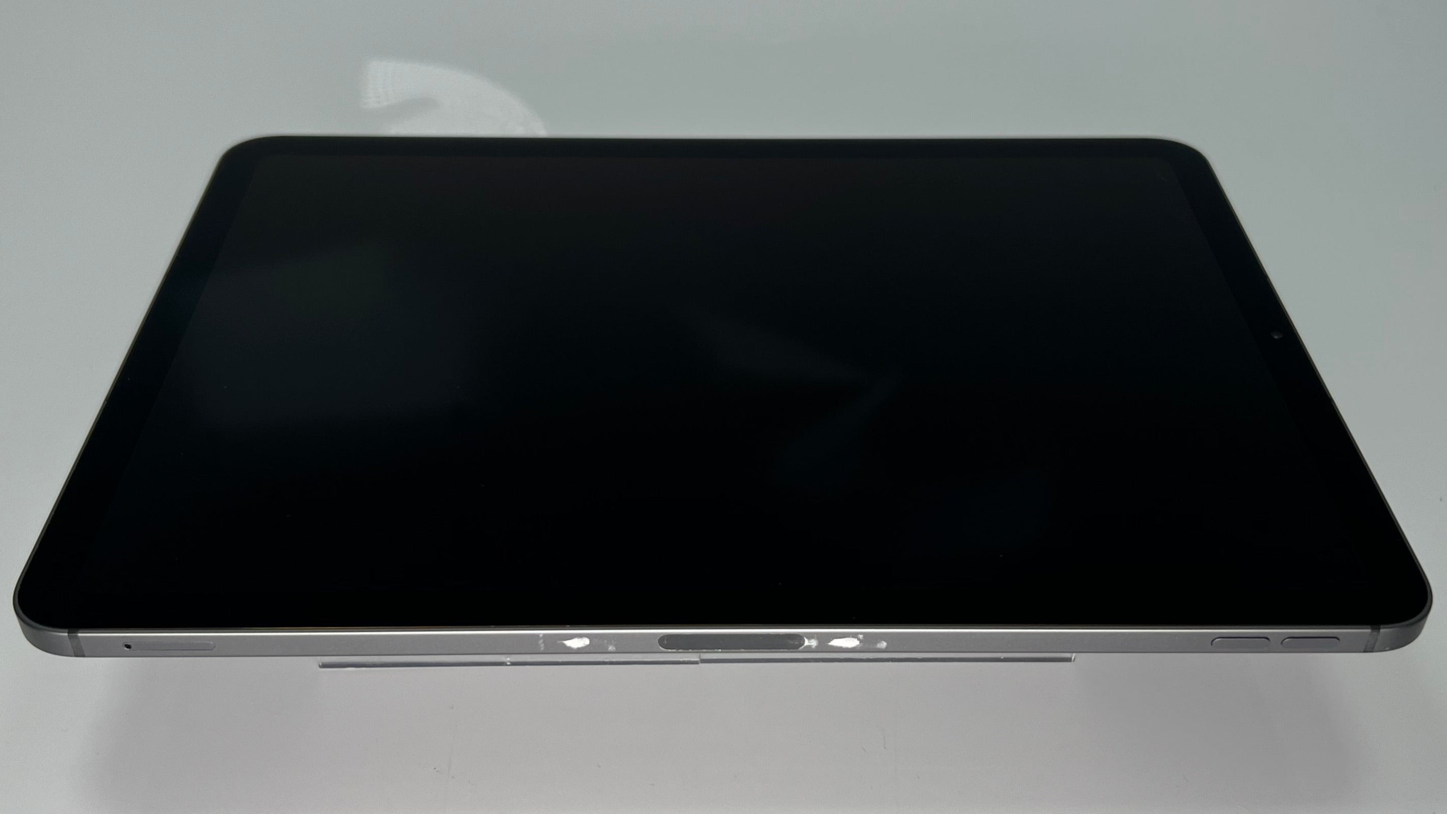 iPad Air 4th Gen (2020) 10.9‑inch Retina – Apple A14 Bionic • WiFi + C