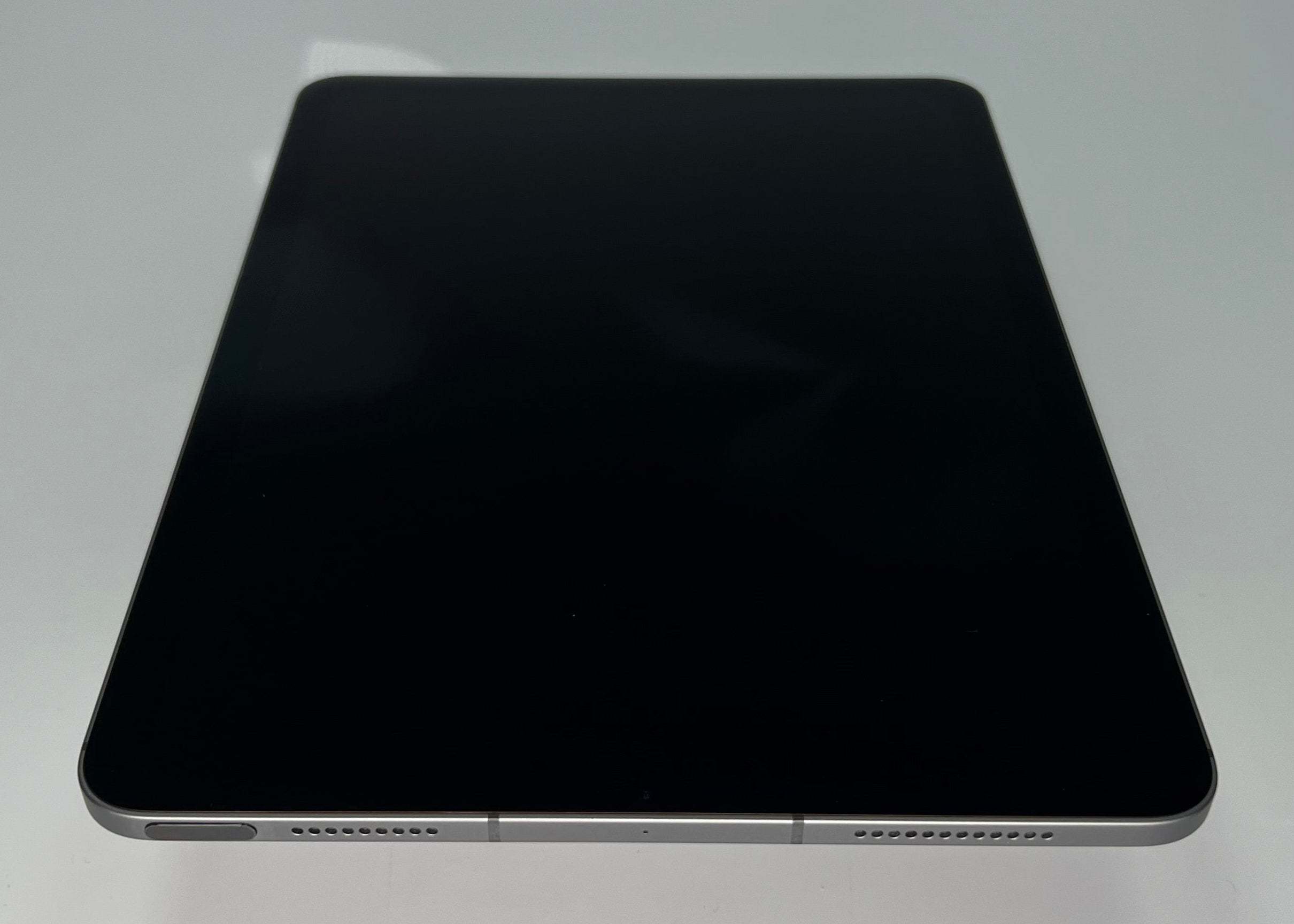 iPad Air 4th Gen (2020) 10.9‑inch Retina – Apple A14 Bionic • WiFi + C
