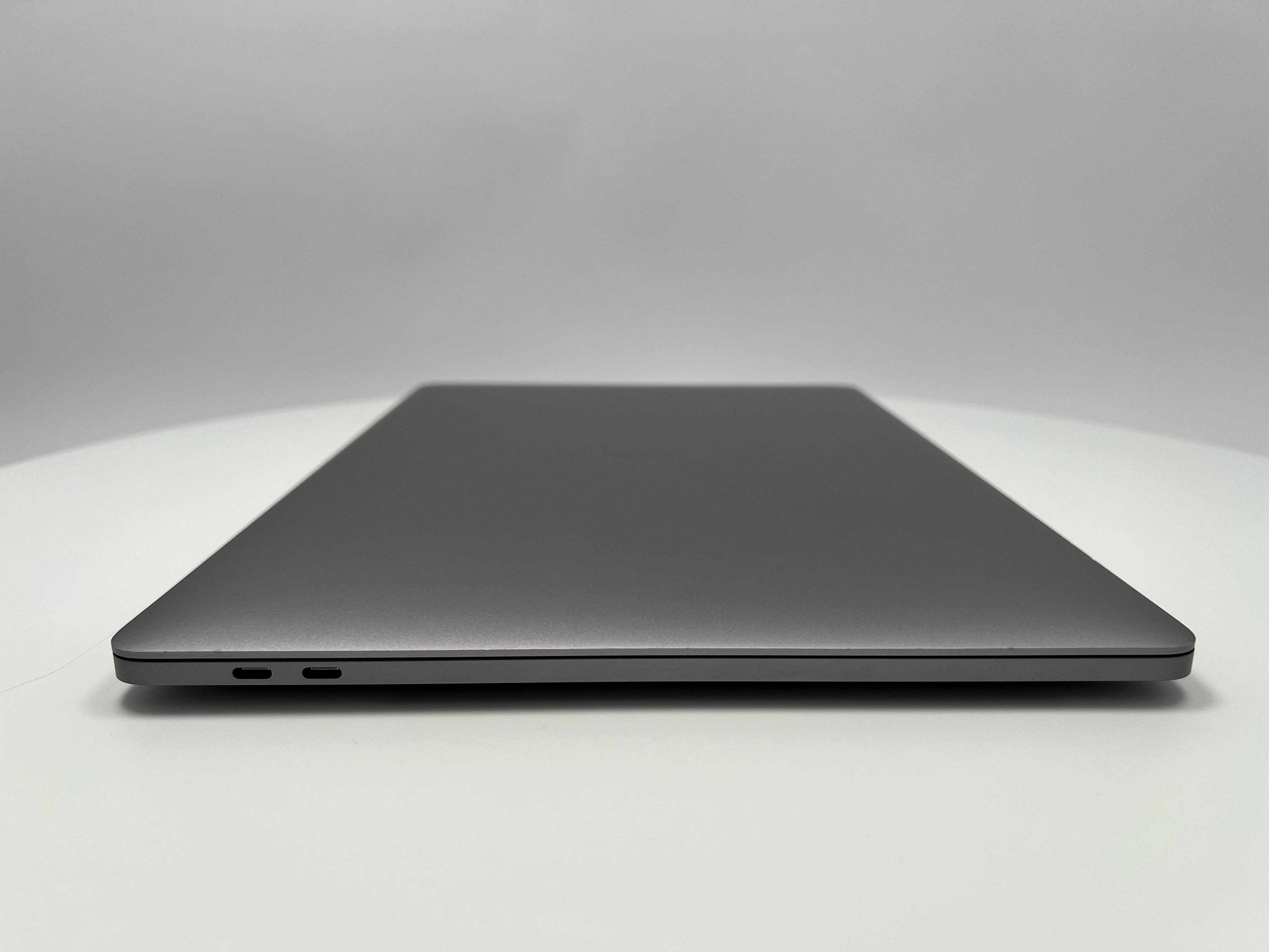 2018 MacBook Pro 15-inch i9 – 32GB RAM 2TB SSD Space Gray