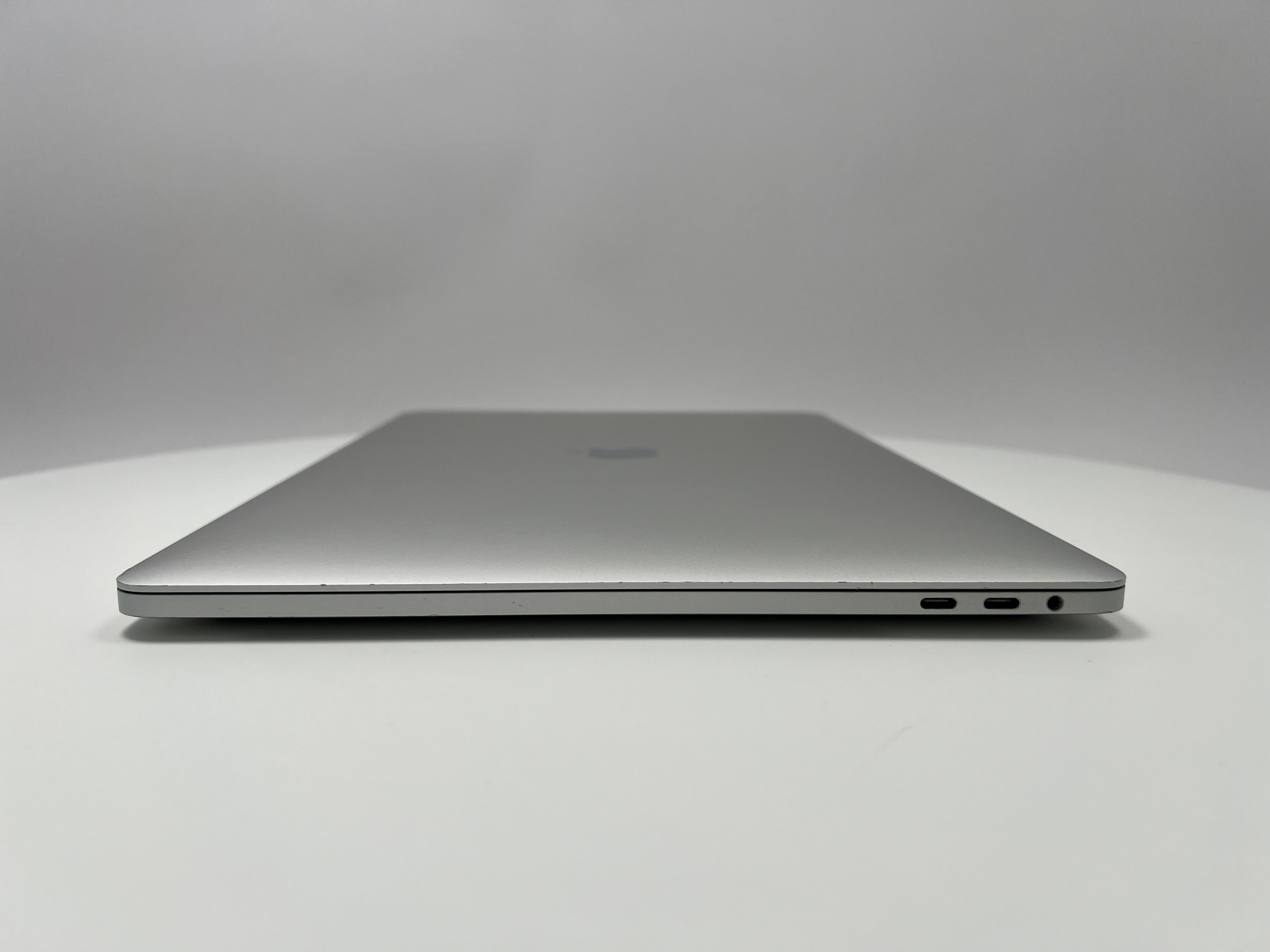2016 MacBook Pro 15-inch i7 – 16GB RAM 512B SSD Silver