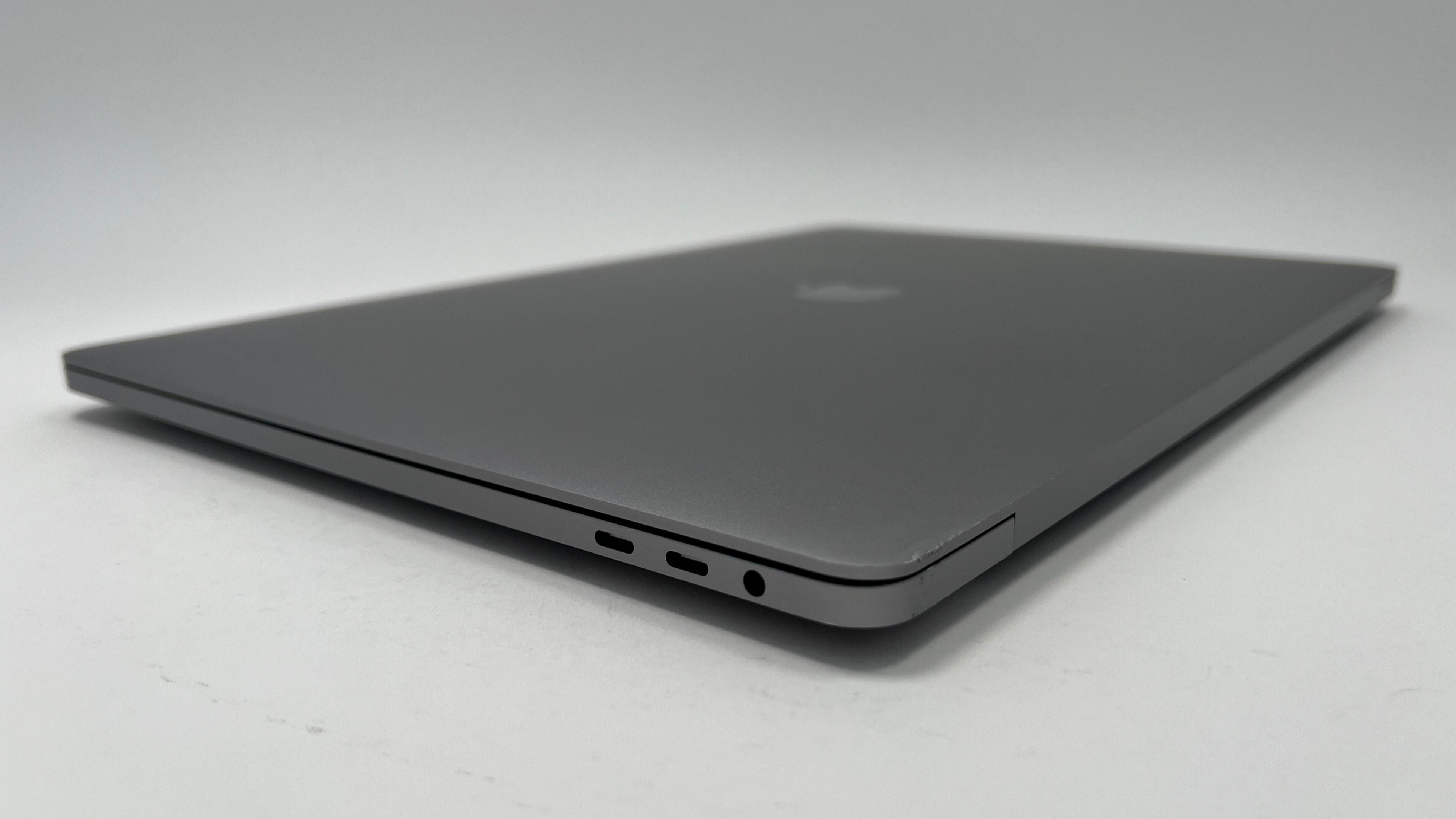 MacBook Pro 16″ (2019) i9 – 64GB/4TB • 5500M 8GB Space Gray | Techable