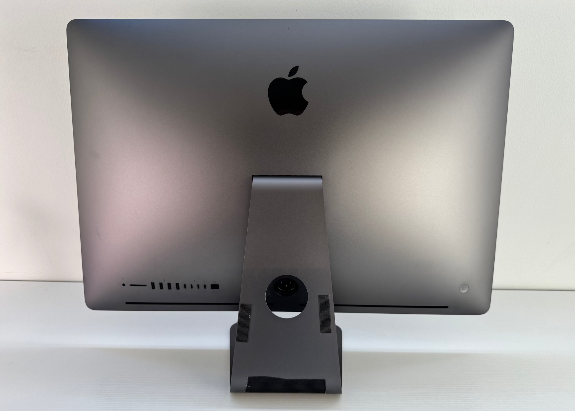 iMac Pro (2017) 27-inch 5K – Intel Xeon W 10-Core • Vega 64 | Techable