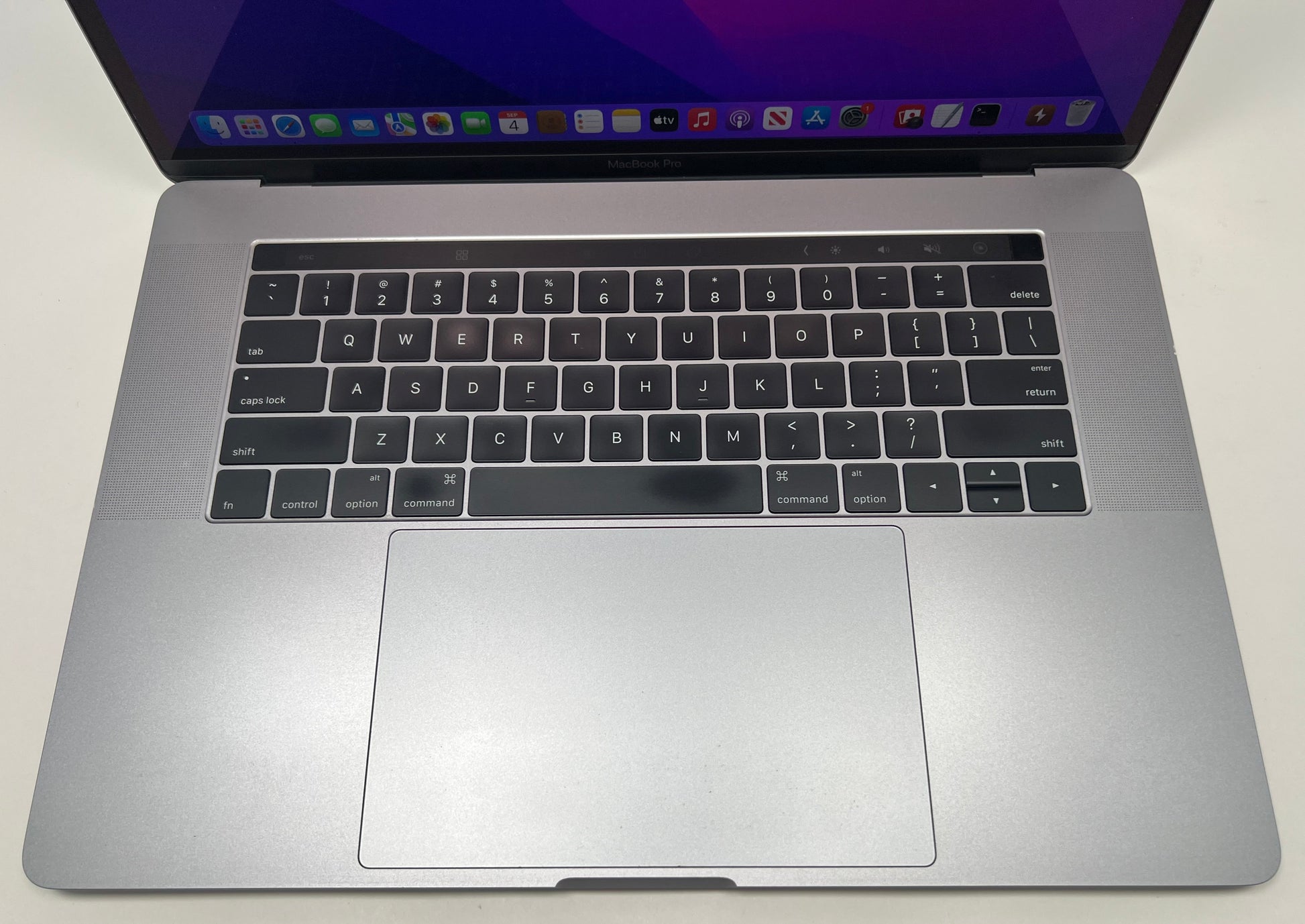 MacBook Pro (2016) 15-inch Gray | Techable