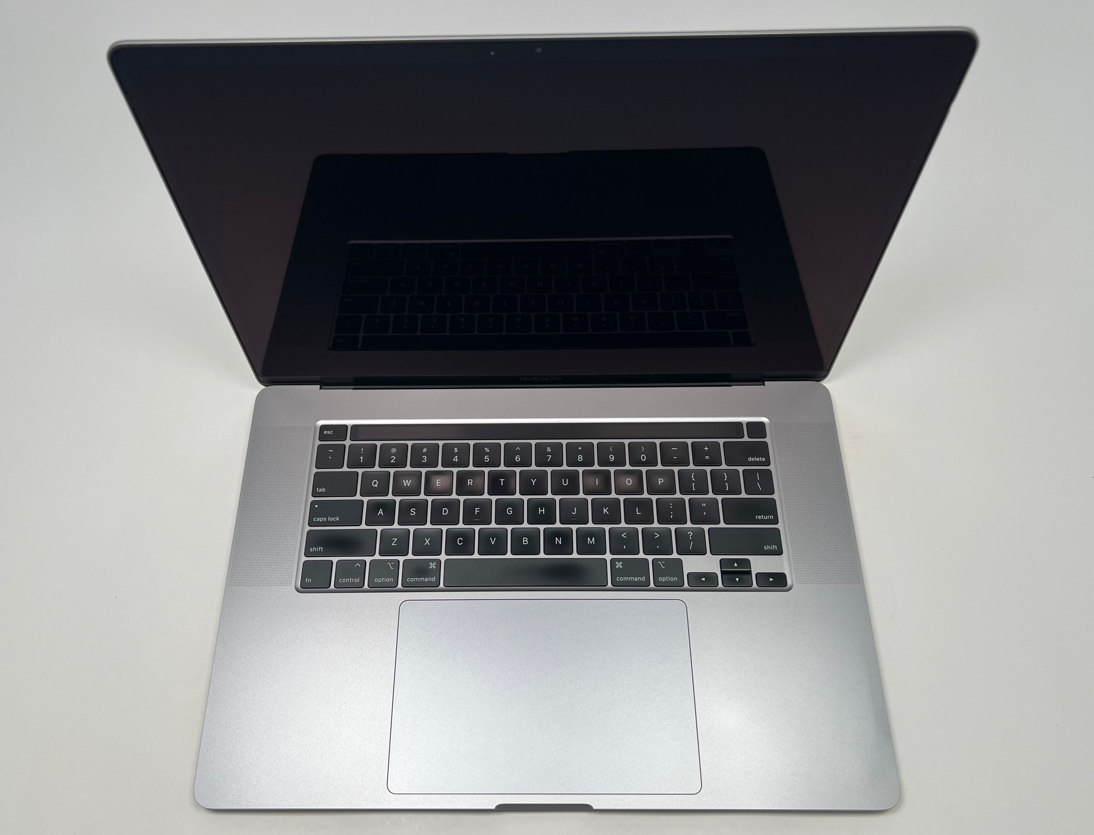 MacBook Pro 16″ (2019) i7 – 16GB/512GB • 5300M | Techable