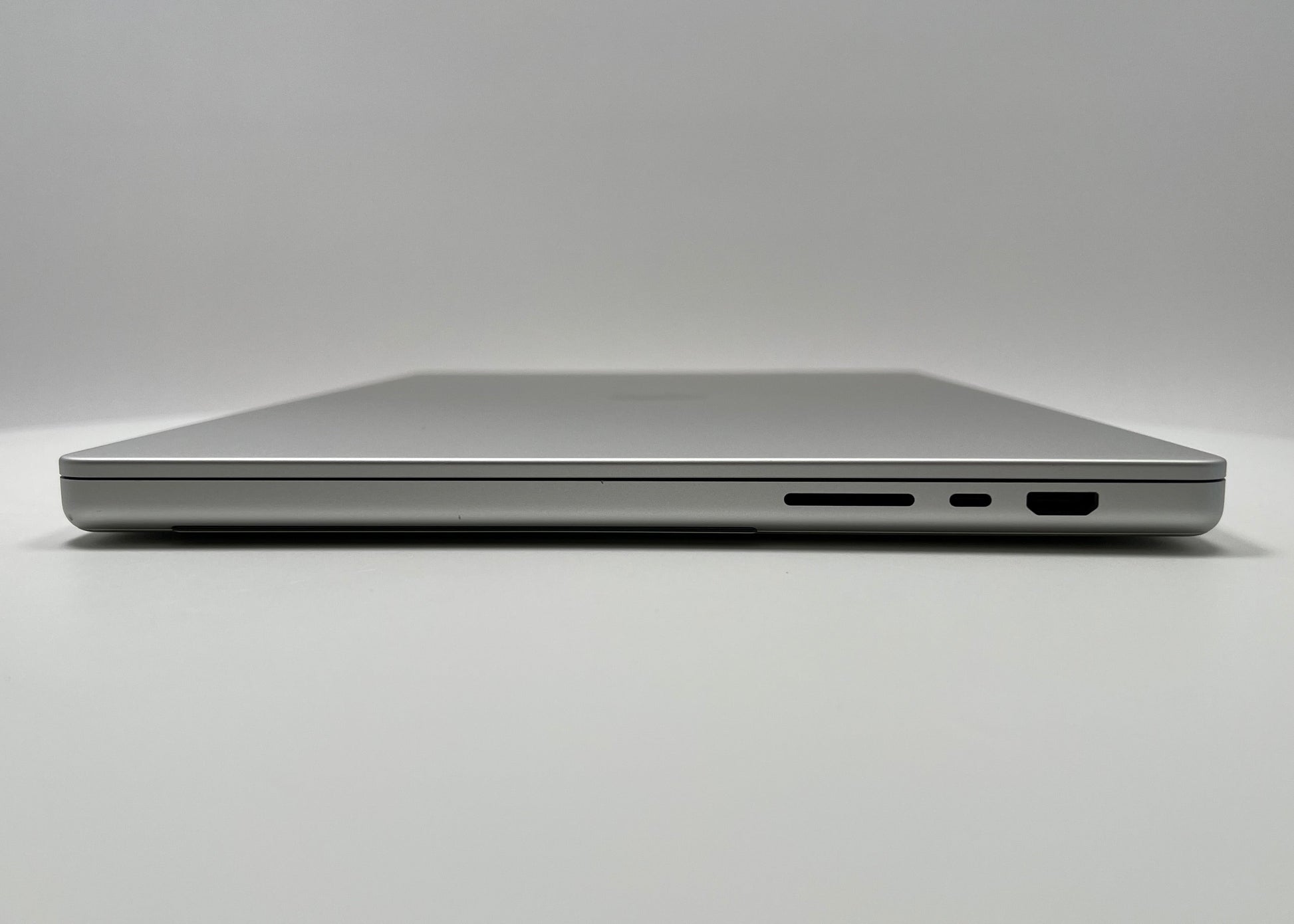 MacBook Pro (2024) 16-inch Nano-Texture Display Apple M4 Max 40-Core GPU | Techable