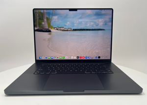 MacBook Pro (2024) 16-inch – M4 Max 16-Core • 40-Core GPU – 128GB RAM 1TB SSD – 94% BH