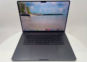 MacBook Pro (2024) 16-inch – M4 Max 16-Core • 40-Core GPU – 128GB RAM 1TB SSD – 94% BH