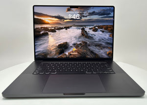 MacBook Pro (2024) 16-inch – Apple M4 Max 16-Core CPU • 40-Core GPU – 64GB RAM 2TB SSD – 30 Cycles • AppleCare 12/27 (Read)