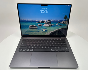 MacBook Pro (2024) 14-inch – Apple M4 Max 16-Core CPU • 40-Core GPU – 128GB RAM 2TB SSD - 95 Cycles