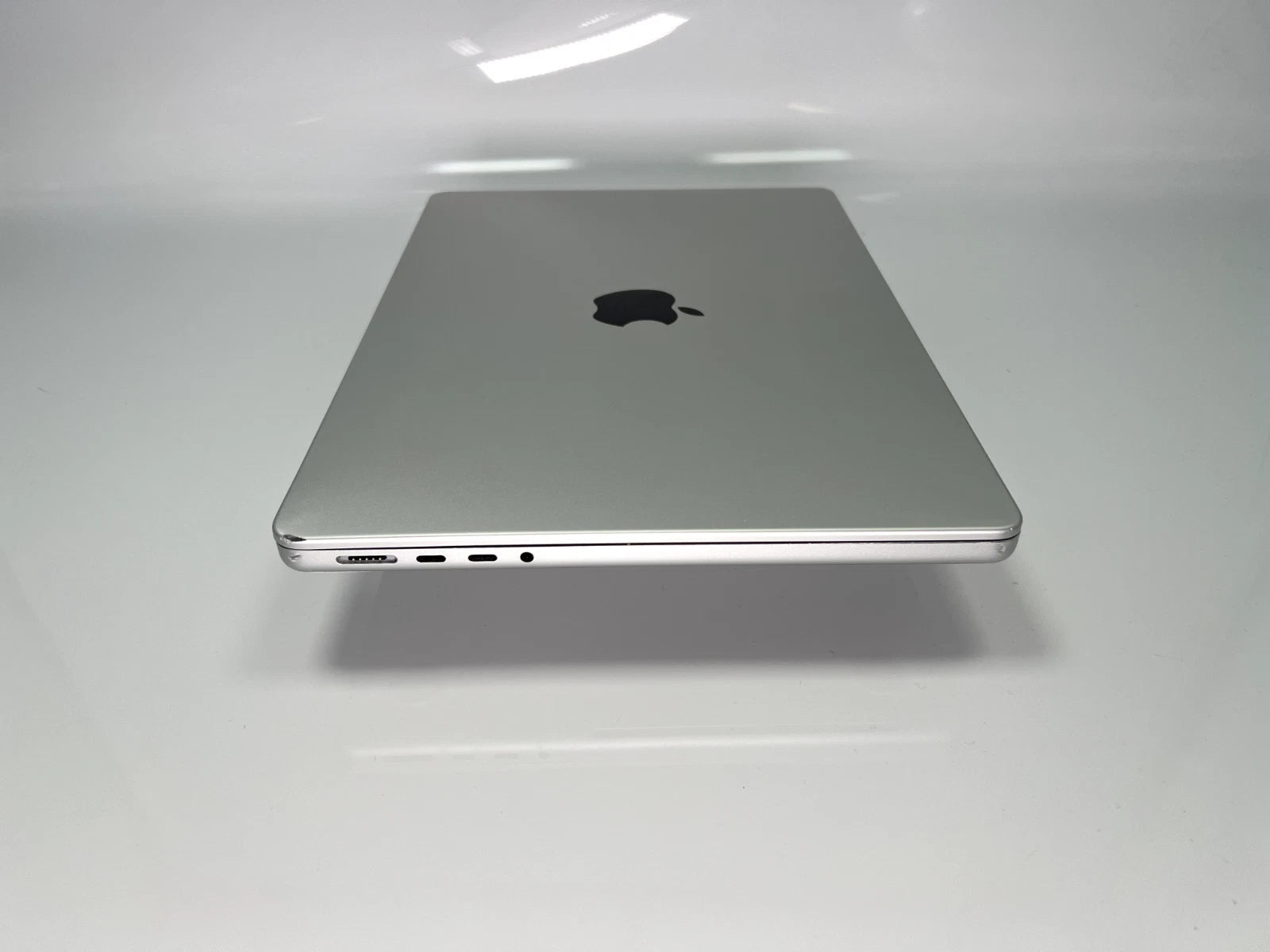 2021 MacBook Pro 14 inch M1 Max - 32-core GPU - 64GB RAM - 2TB SSD 2021 MacBook Pro 14 inch M1 Max - 32-core GPU - 64GB RAM - 2TB SSD