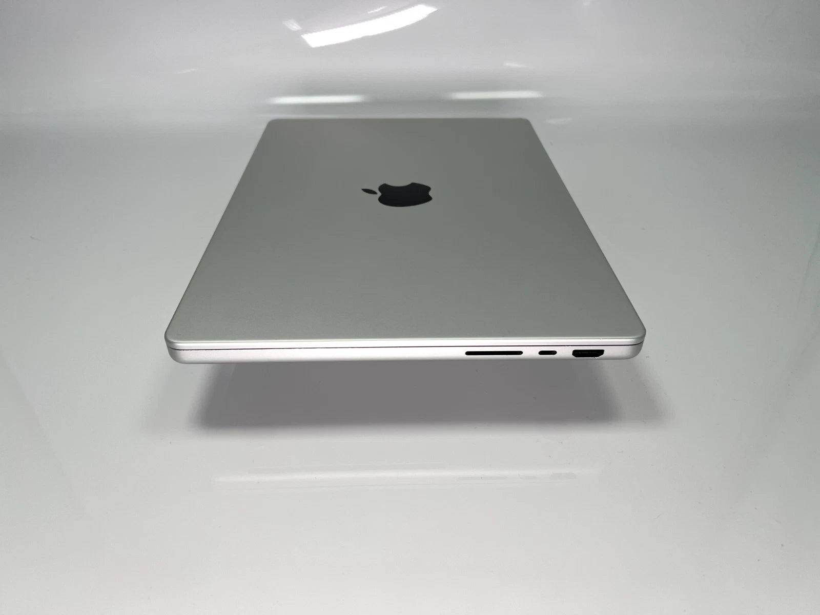 2021 MacBook Pro 14 inch M1 Max - 32-core GPU - 64GB RAM 2021 MacBook Pro 14 inch M1 Max - 32-core GPU - 64GB RAM
