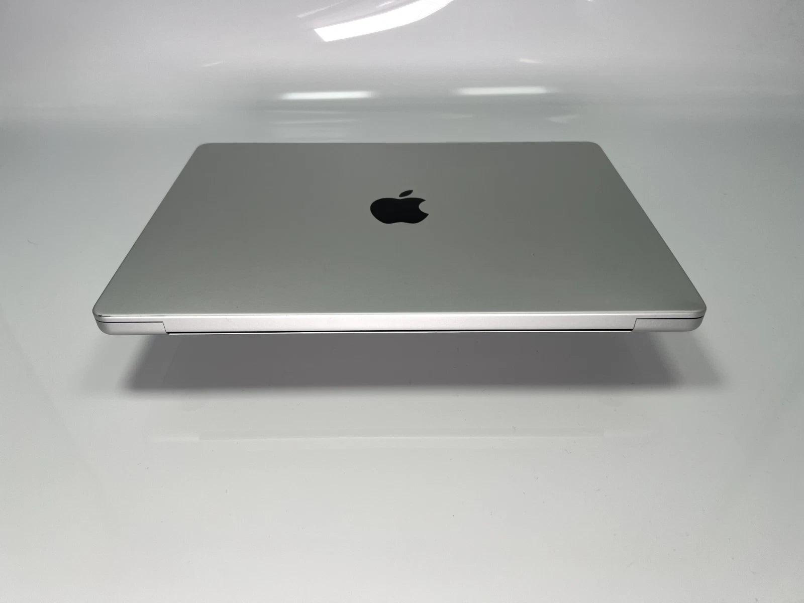 2021 MacBook Pro 14 inch M1 Max - 32-core GPU - 64GB RAM - 2TB SSD