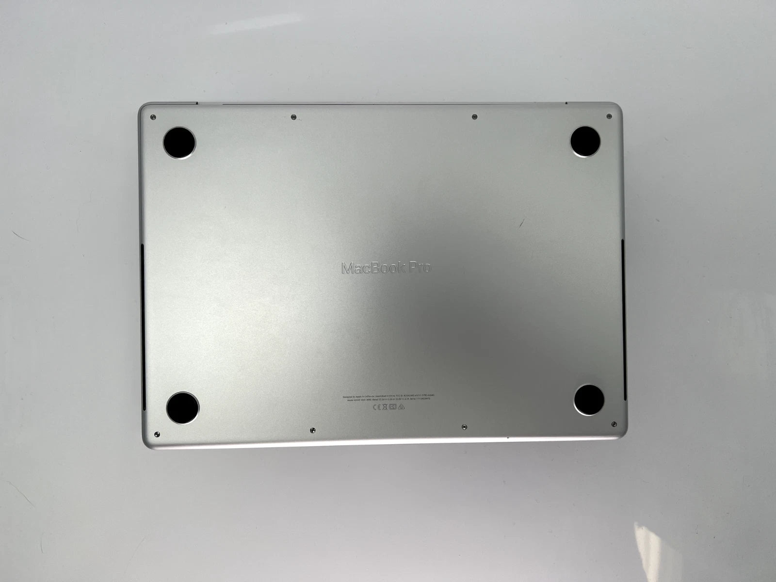 2021 MacBook Pro 14 inch M1 Max - 32-core GPU - 64GB RAM - 2TB SSD