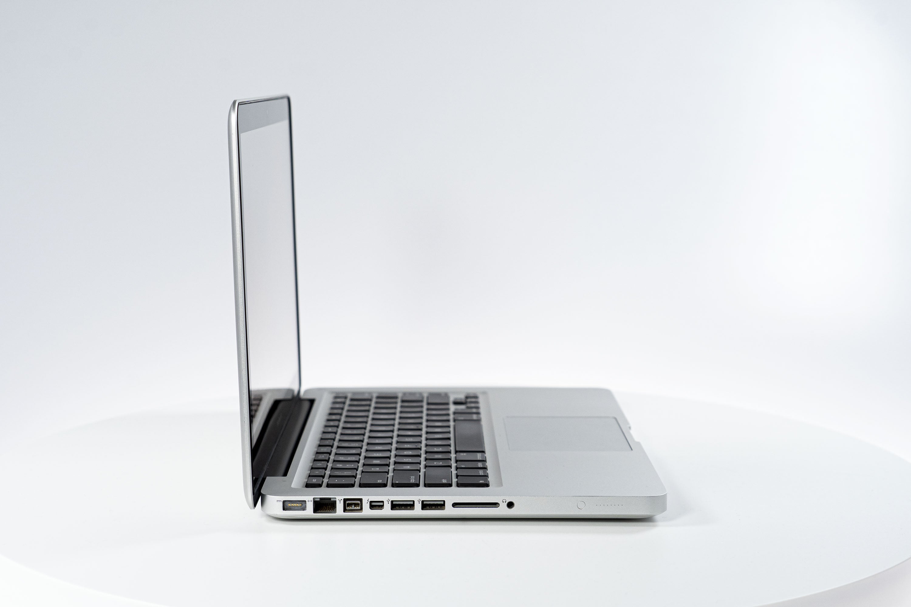Apple MacBook Pro (15-inch Late 2011) 2.4 GHz i7-2760QM 8GB RAM 512GB