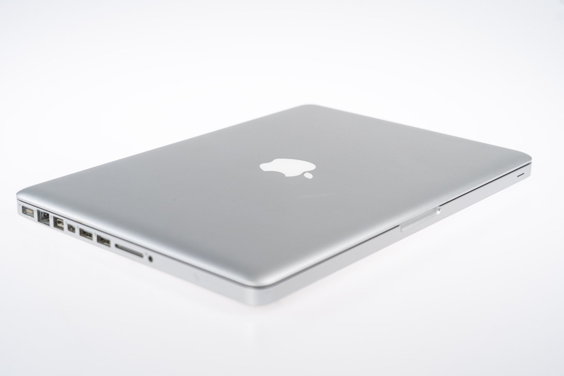 Apple MacBook Pro (15-inch Mid 2012) 2.7 GHz I7-3820QM 8GB 750GB HDD (Silver)