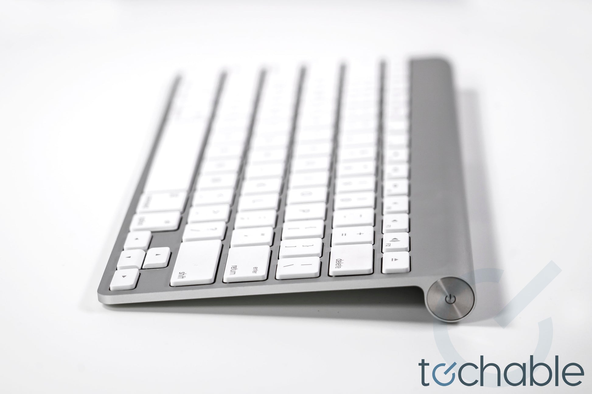 Apple A1314 Wireless Keyboard - Silver Aluminum - Bluetooth - MC184LL/B
