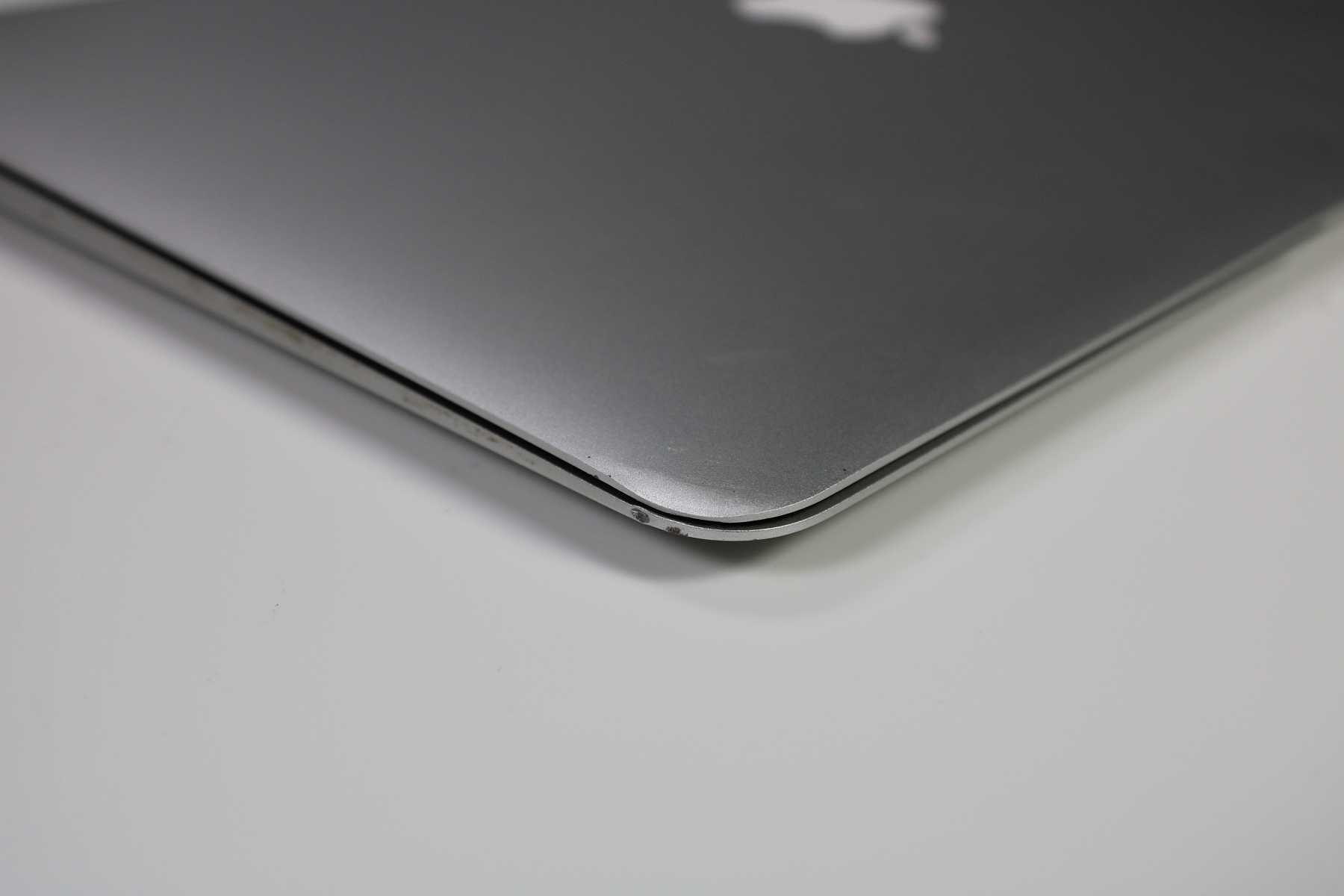 販促販売MacBook Air 13インチ　4G core i5 MacBook本体