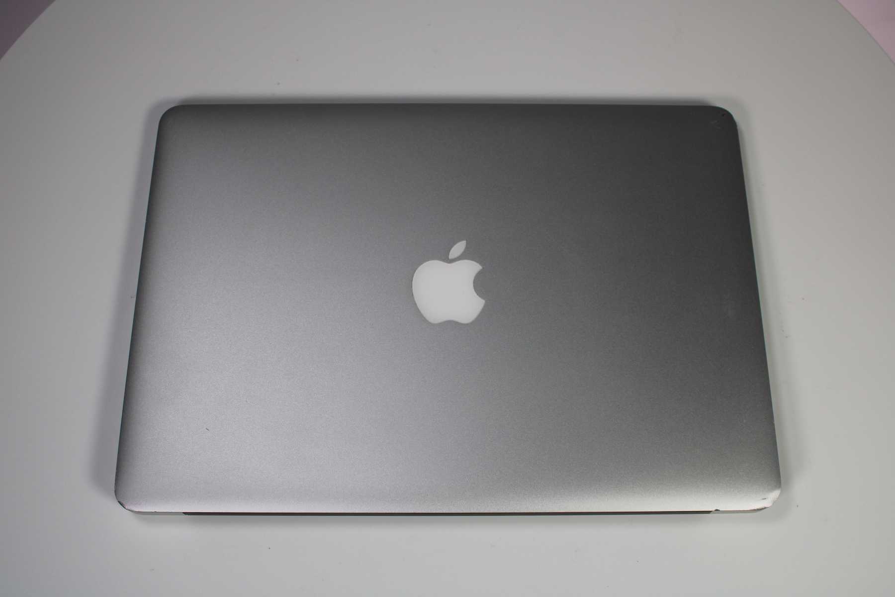 Apple MacBook Air 13-inch 2015 1.6GHz Core i5 4GB SSD (Wear & Tear Special)