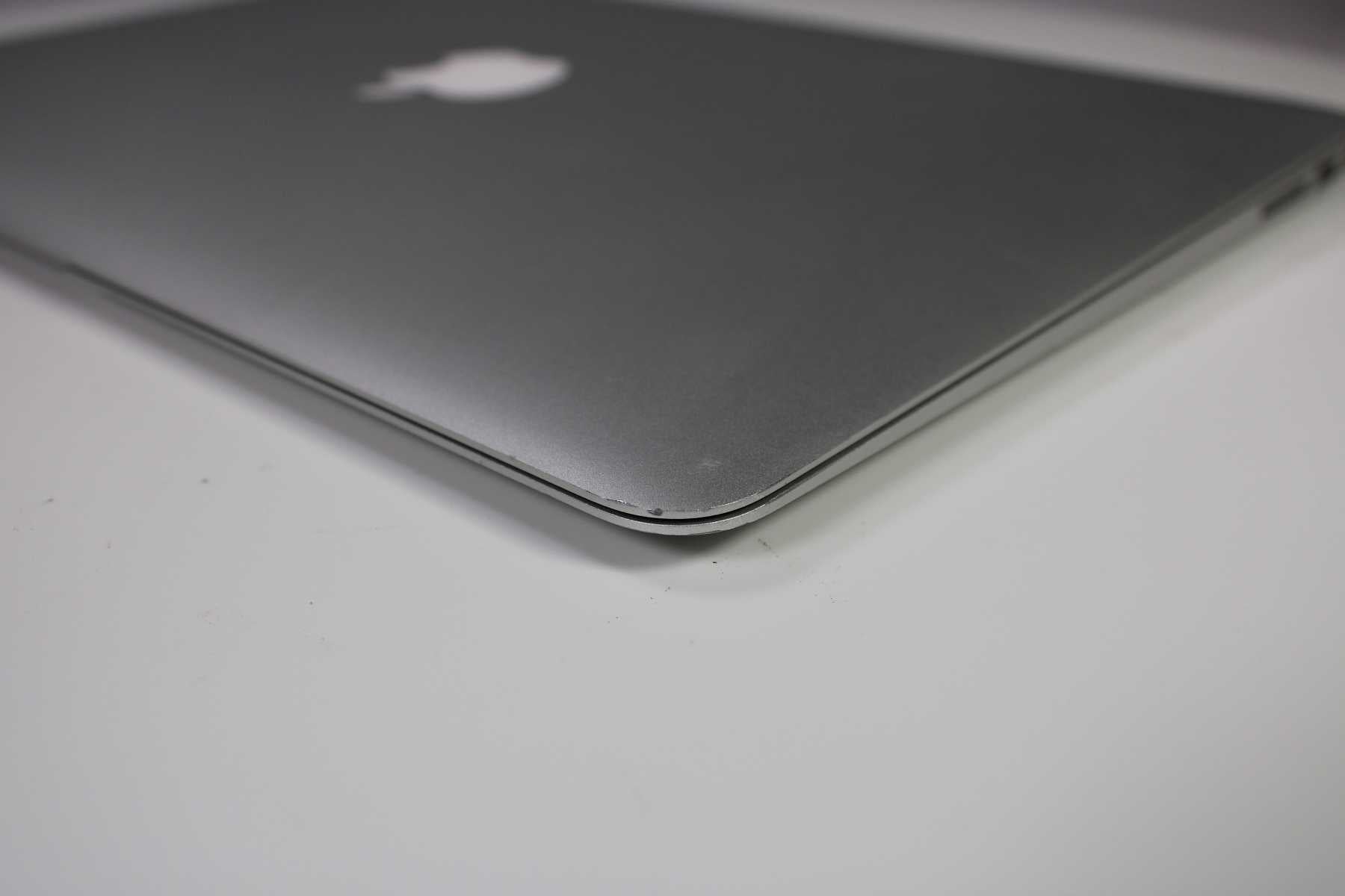 Apple MacBook Air 13-inch 2015 1.6GHz Core i5 4GB SSD (Wear u0026 Tear Special)