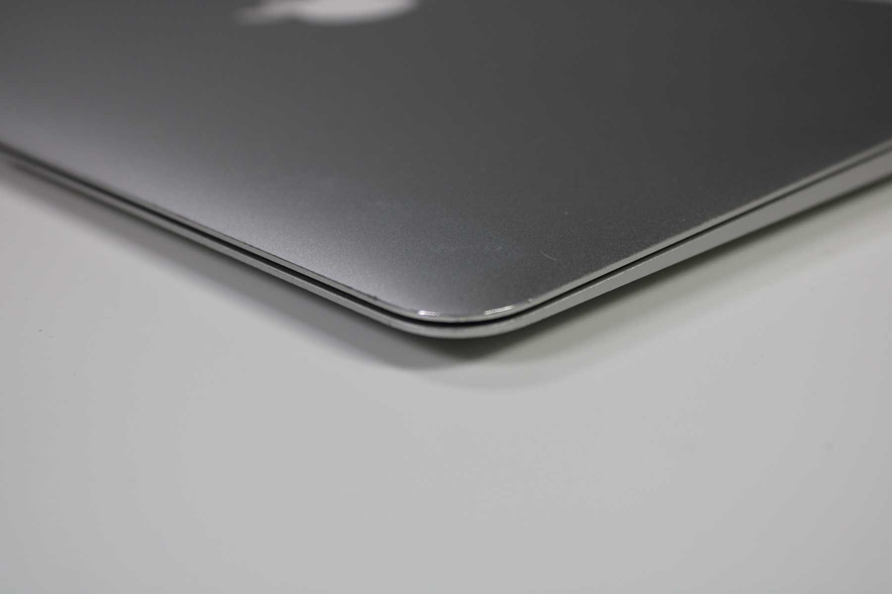Apple MacBook Air 13-inch 2015 2.2GHz Core i7 8GB SSD (Wear u0026 Tear Special)