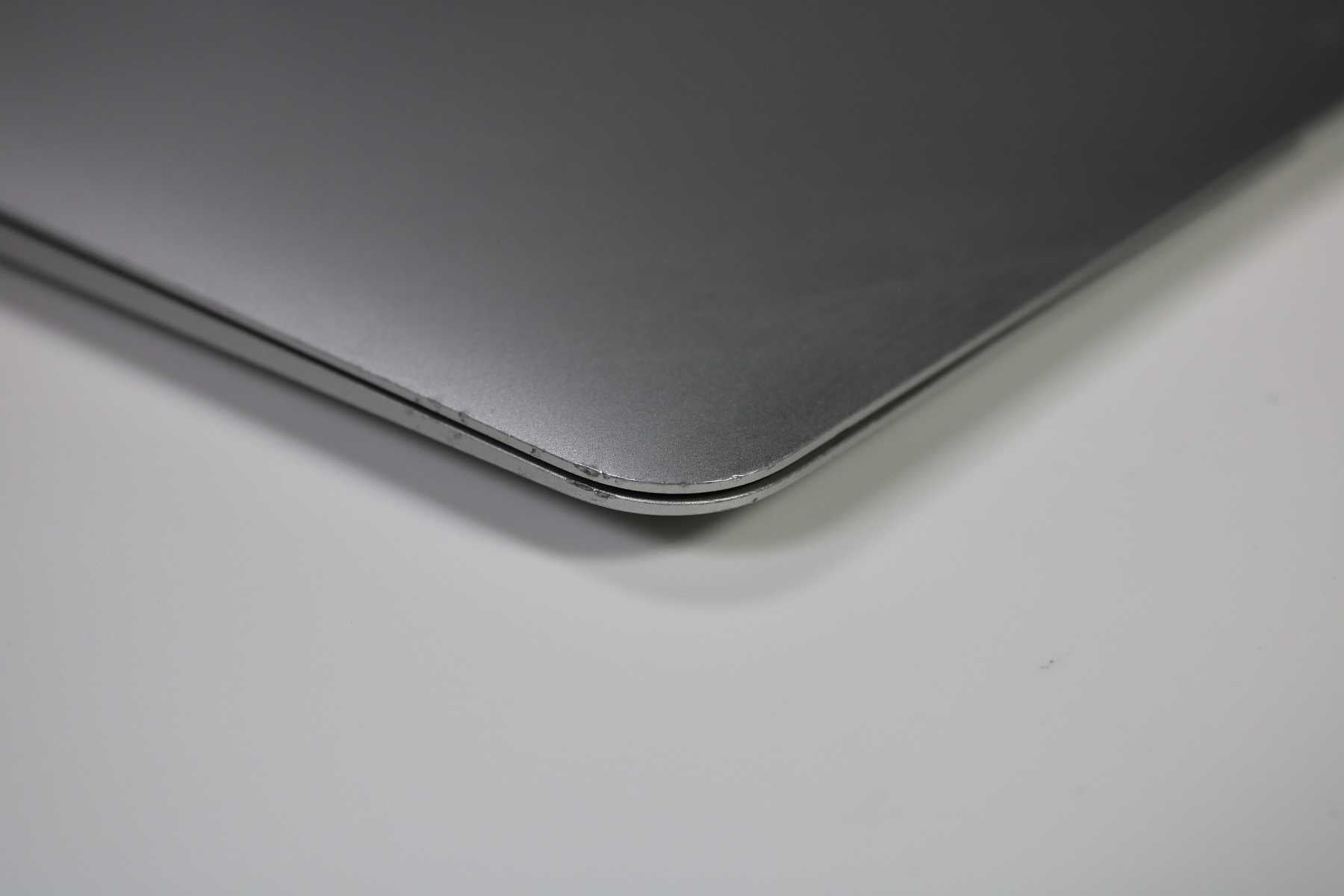 Apple MacBook Air 13-inch 2015 2.2GHz Core i7 8GB (Wear & Tear Special)