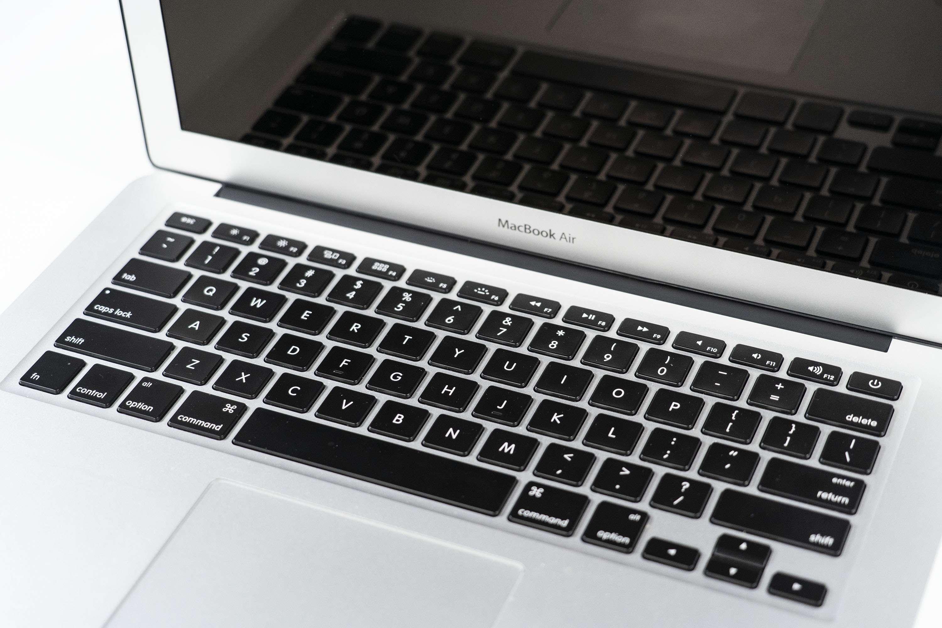 国内製造MacBook Air (13インチ， Mid 2013) MacBook本体