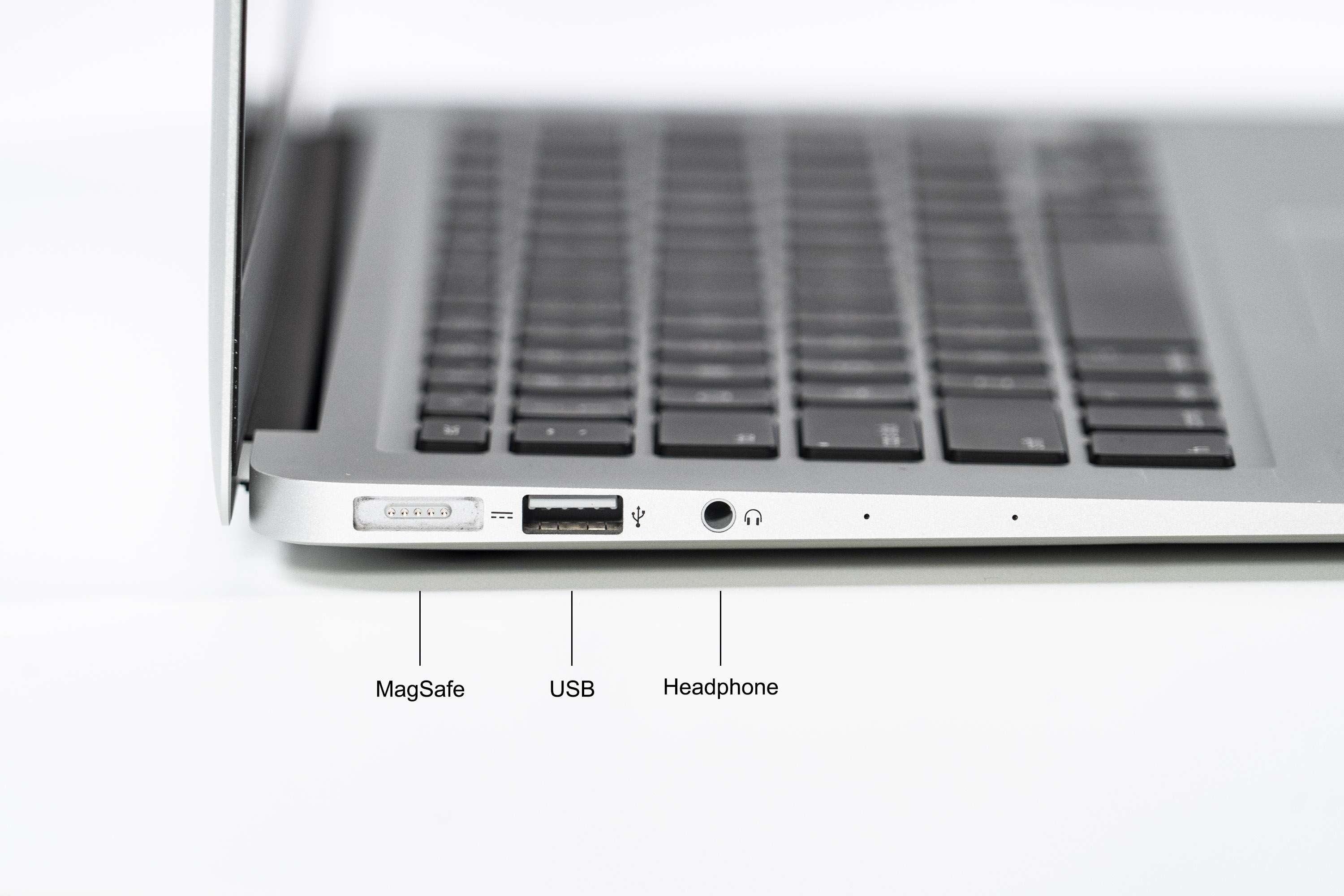 Apple MacBook Air 13-inch (Mid 2013) 1.7GHz i7 8GB RAM MD760LL/A