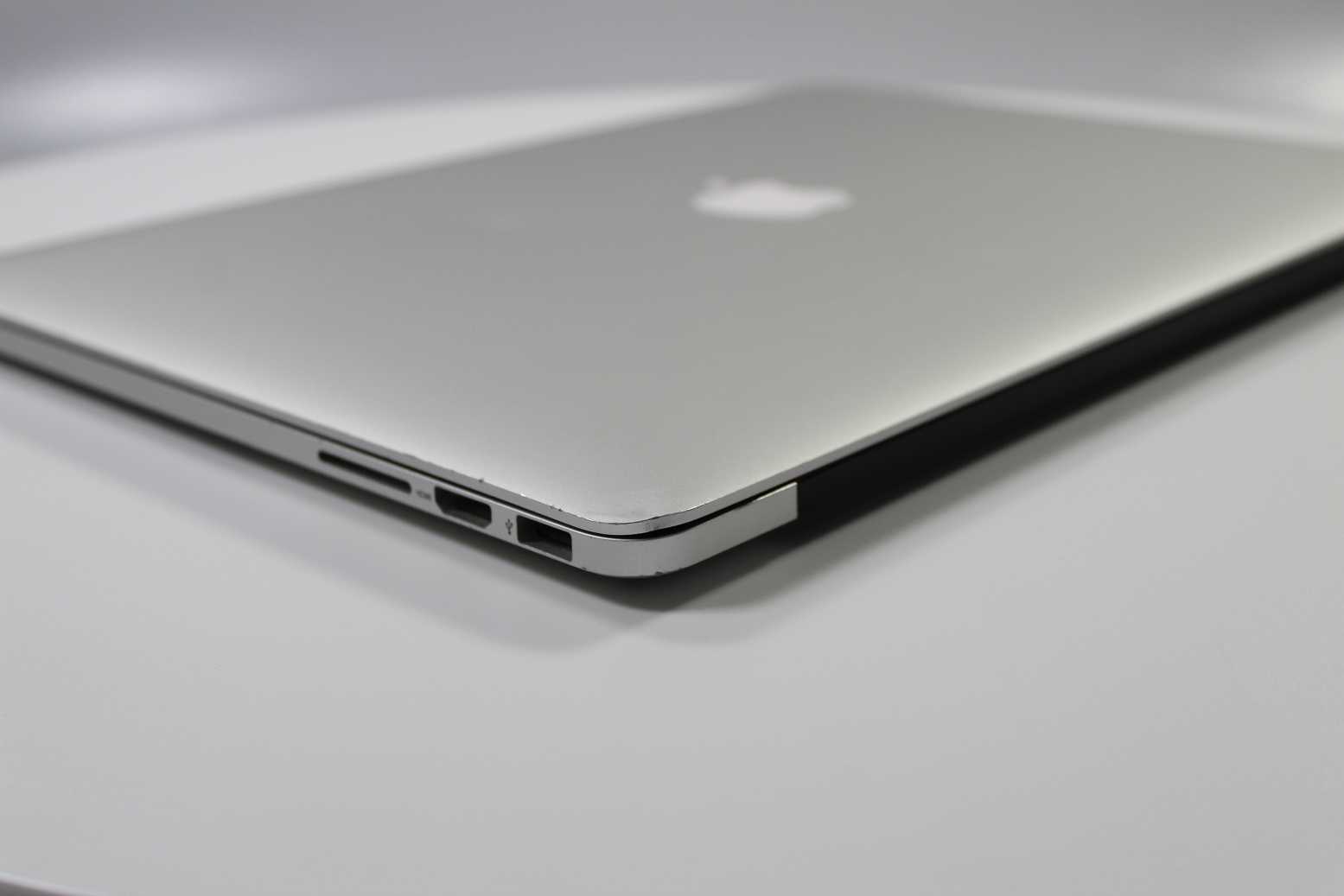 Apple MacBook Pro 15-inch 2014 2.8GHz Core i7 15" 16GB RAM Integrated Graphics (Wear & Tear Special)