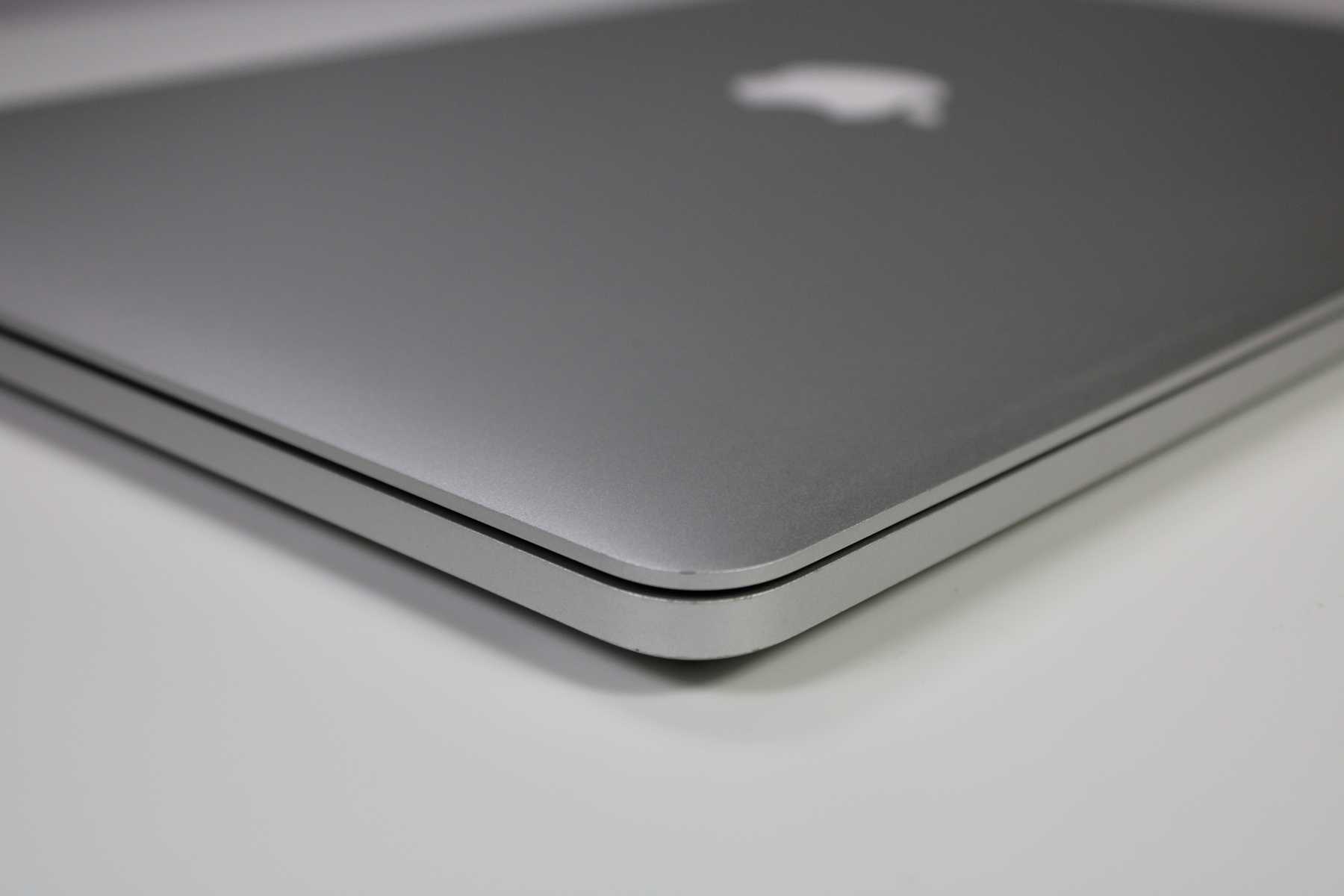 Apple MacBook Pro 15-inch 2015 2.2GHz Core i7 16GB RAM integrated GPU (Wear & Tear Special)