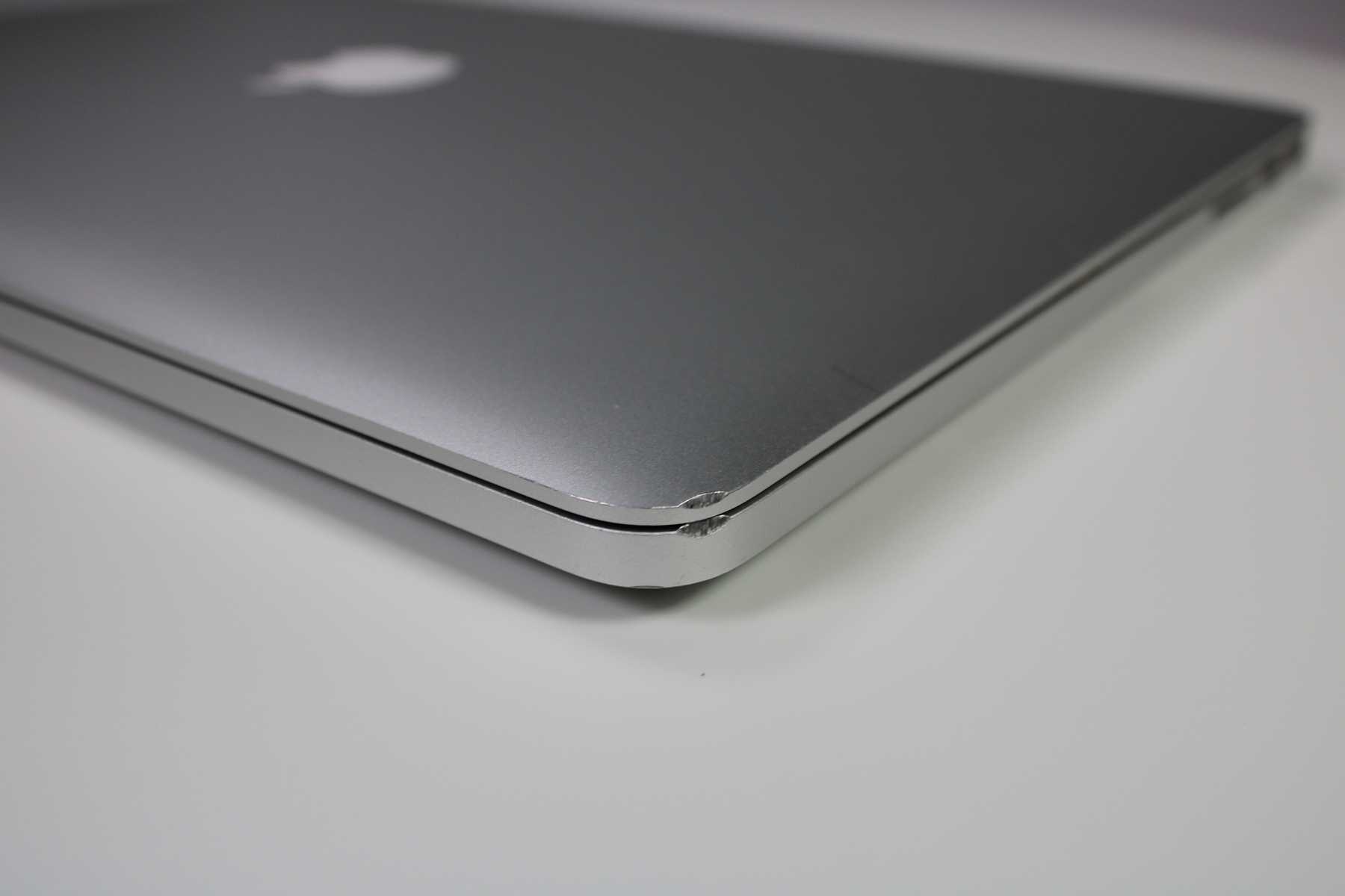 Apple MacBook Pro 15-inch 2015 2.2GHz Core i7 16GB RAM Integrated GPU (Wear & Tear Special)