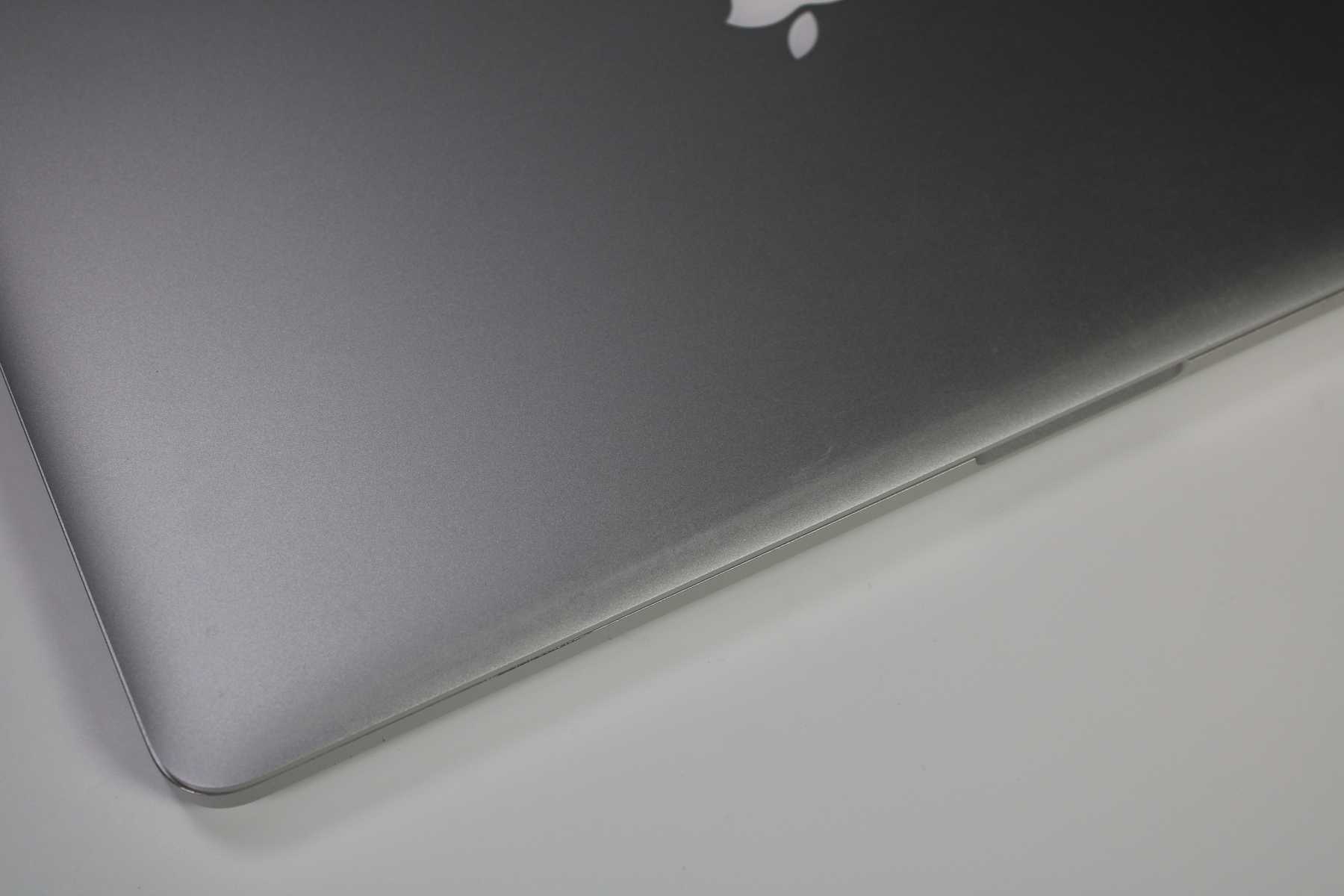 Apple MacBook Pro 15-inch 2015 2.5GHz Core i7 16GB RAM Dual GPU (Wear & Tear Special)