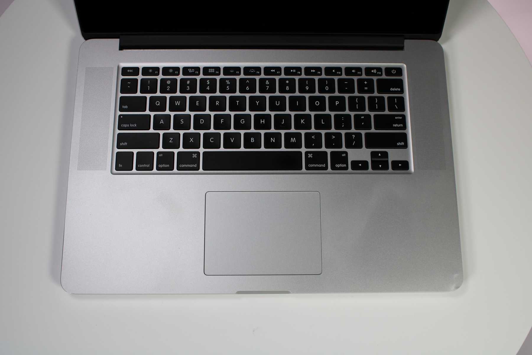 Apple MacBook Pro 15-inch 2015 2.8GHz Core i7 16GB RAM Integrated GPU (Wear & Tear Special)