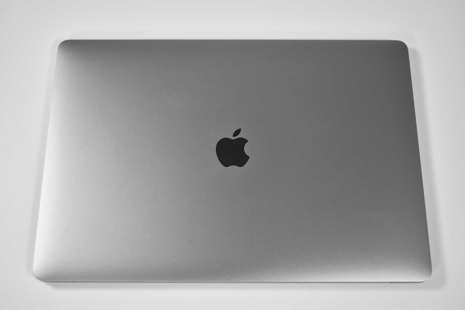 Apple MacBook Pro 15-inch 2017 3.1 GHz Core i7 1TB SSD 16GB RAM Touch Bar (Space Gray) (Wear & Tear Special)