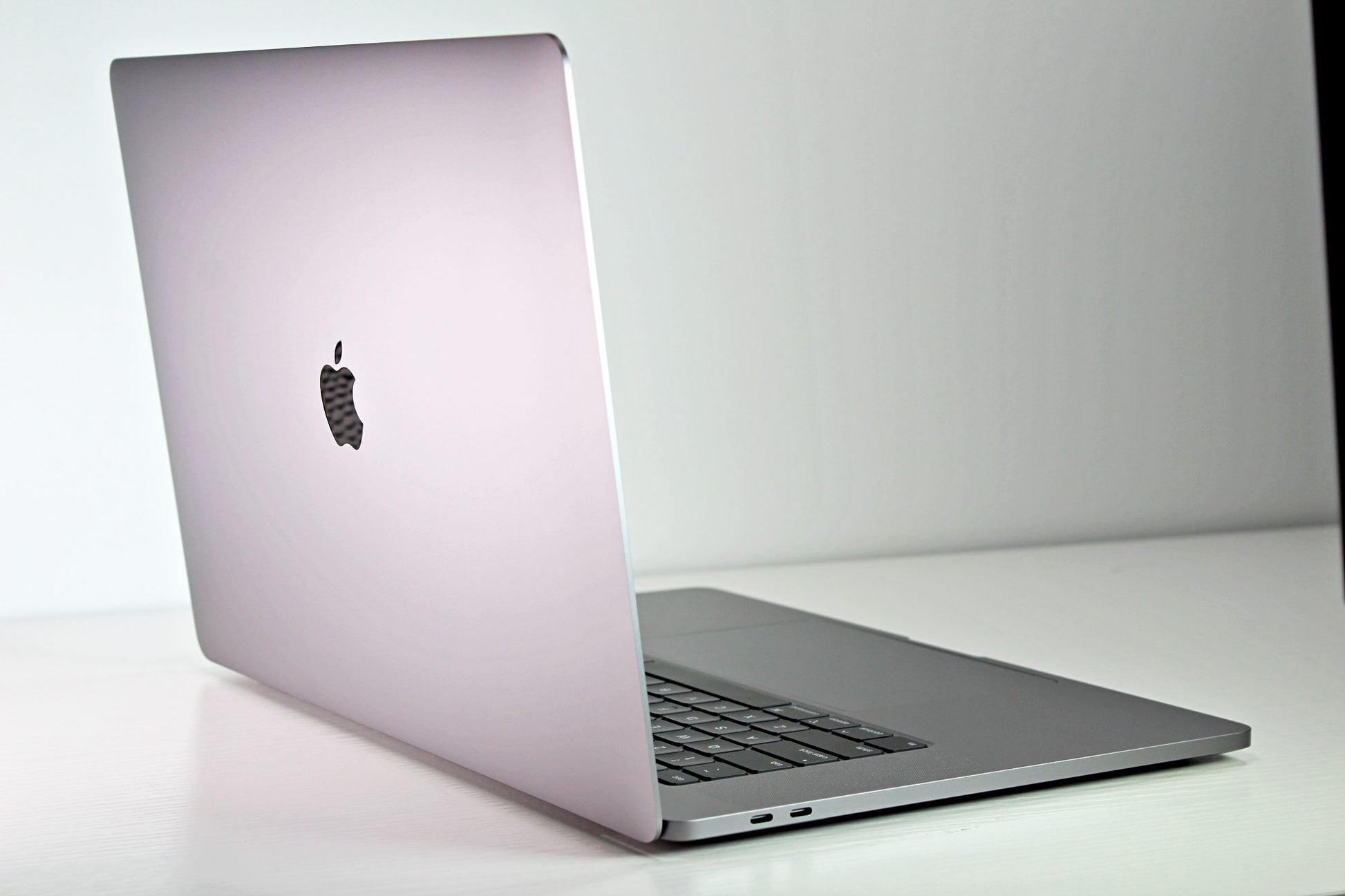 Apple MacBook Pro (16-inch 2019) 2.4 GHz i9 16GB 512GB SSD (Space Grey) 5300M
