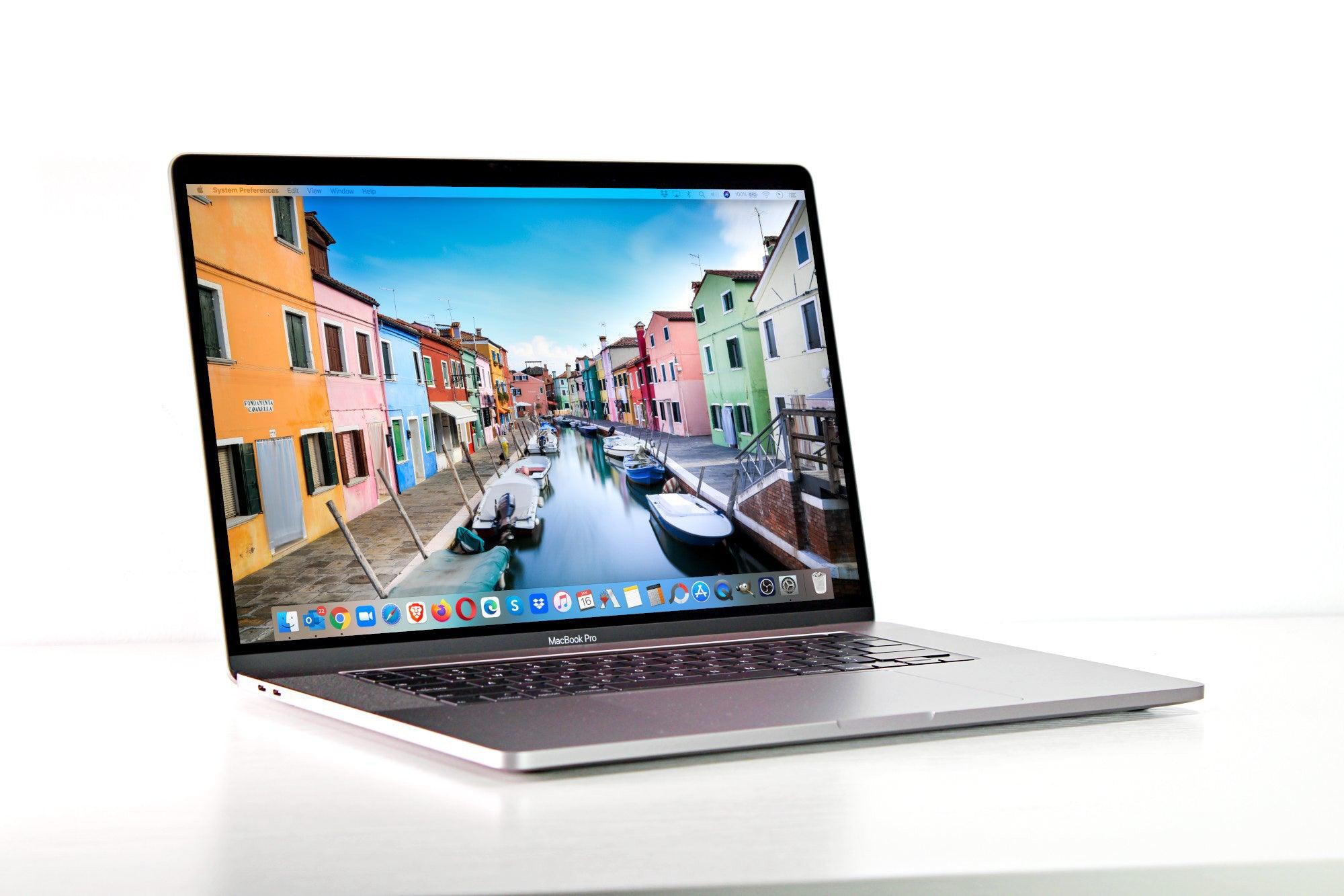 ラウンド 2018 15インチ pro MacBook i9 512GB メモリ32GB ノートPC 