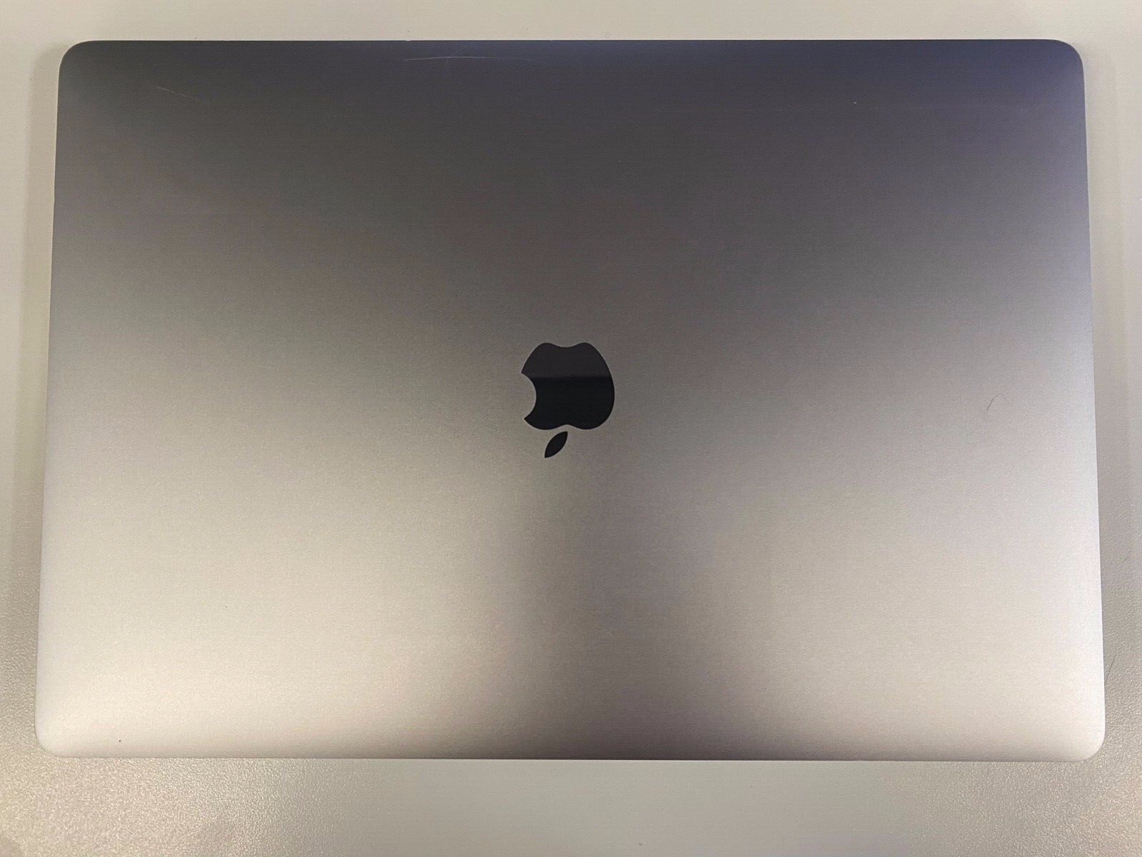 Apple MacBook Pro 15-inch 2017 3.1 GHz Core i7 1TB SSD 16GB RAM Touch Bar
